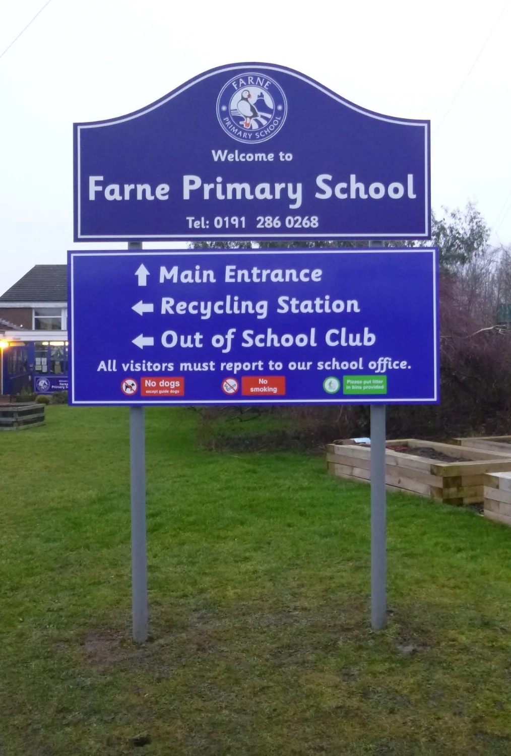 Farne Primary School Post Sign