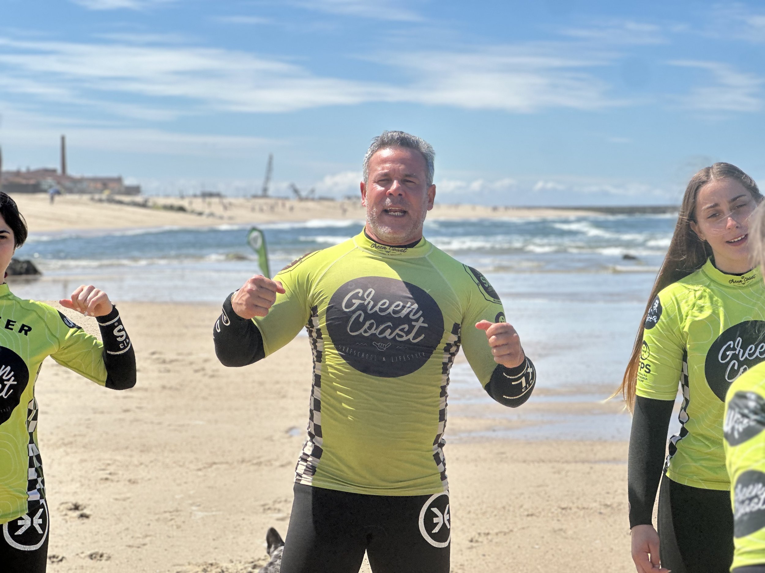🌊🏋️ TEAM BUILDING COM O NO LIMIT NA GreenCoast Surf School 🏋️🌊