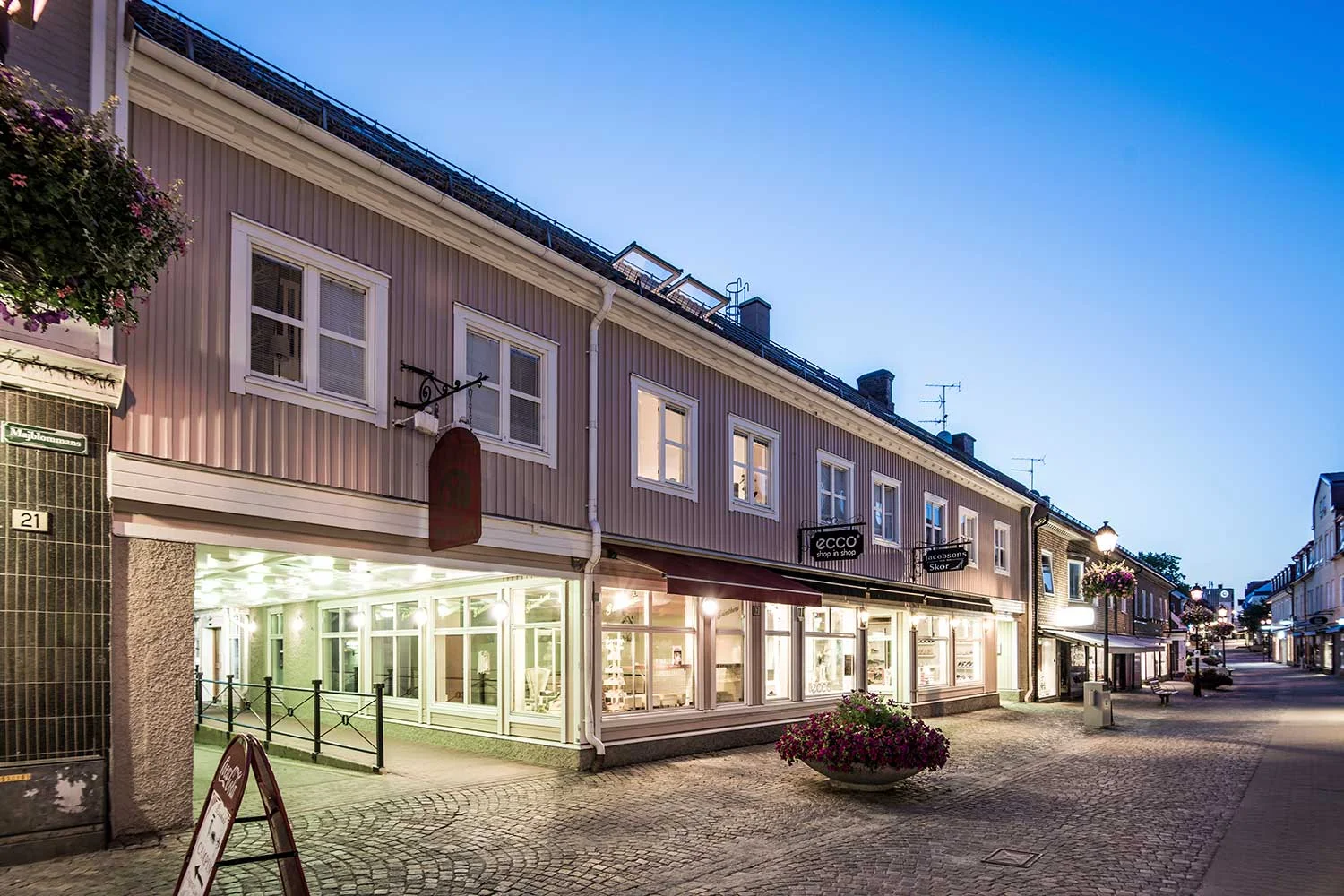 Storgatan 17 – Ulricehamn 5 Lgh/4 Lokaler/1 526 m2