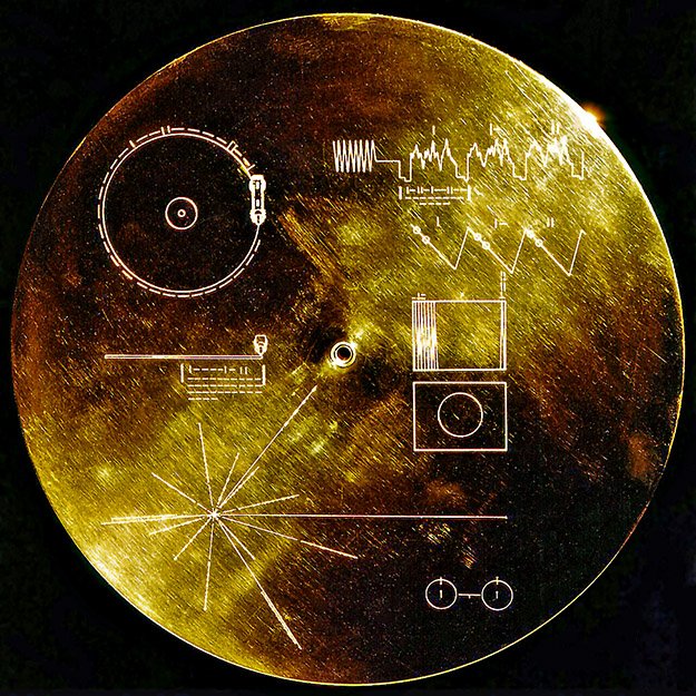 NASA Jet Propulsion Laboratory. Cover for the Voyager Golden Record, 1977