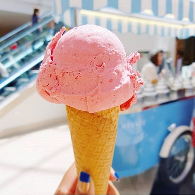 Have you been to Chadstone and tried our gelato from one of carts yet? @thebrunchfiend loved her refreshing scoop of raspberry sorbet. #sorbet #gelato #gelatocart #delicious #tasty #yummy #raspberry #weekend #treat #sweet #7apples