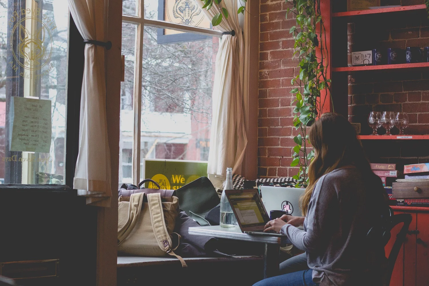 5 Ways Working from Home Cultivates Happiness