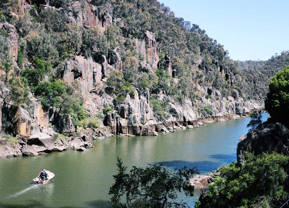 The gorg Lonnie gorge, just a few minutes walk from my hostel. This place was a cross between the California Delta and the Cliffs of Insanity, so naturally I loved it.