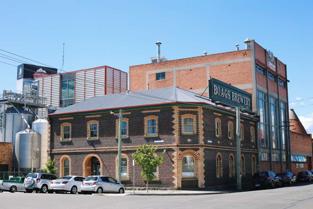 One local said that mainland Australians don't tend to do a good job preserving their history, flattening historic buildings to put up shiny new modern ones. In Lonnie, original buildings and important looking plaques are everywhere. This street has mostly original buildings from the 1890's. 