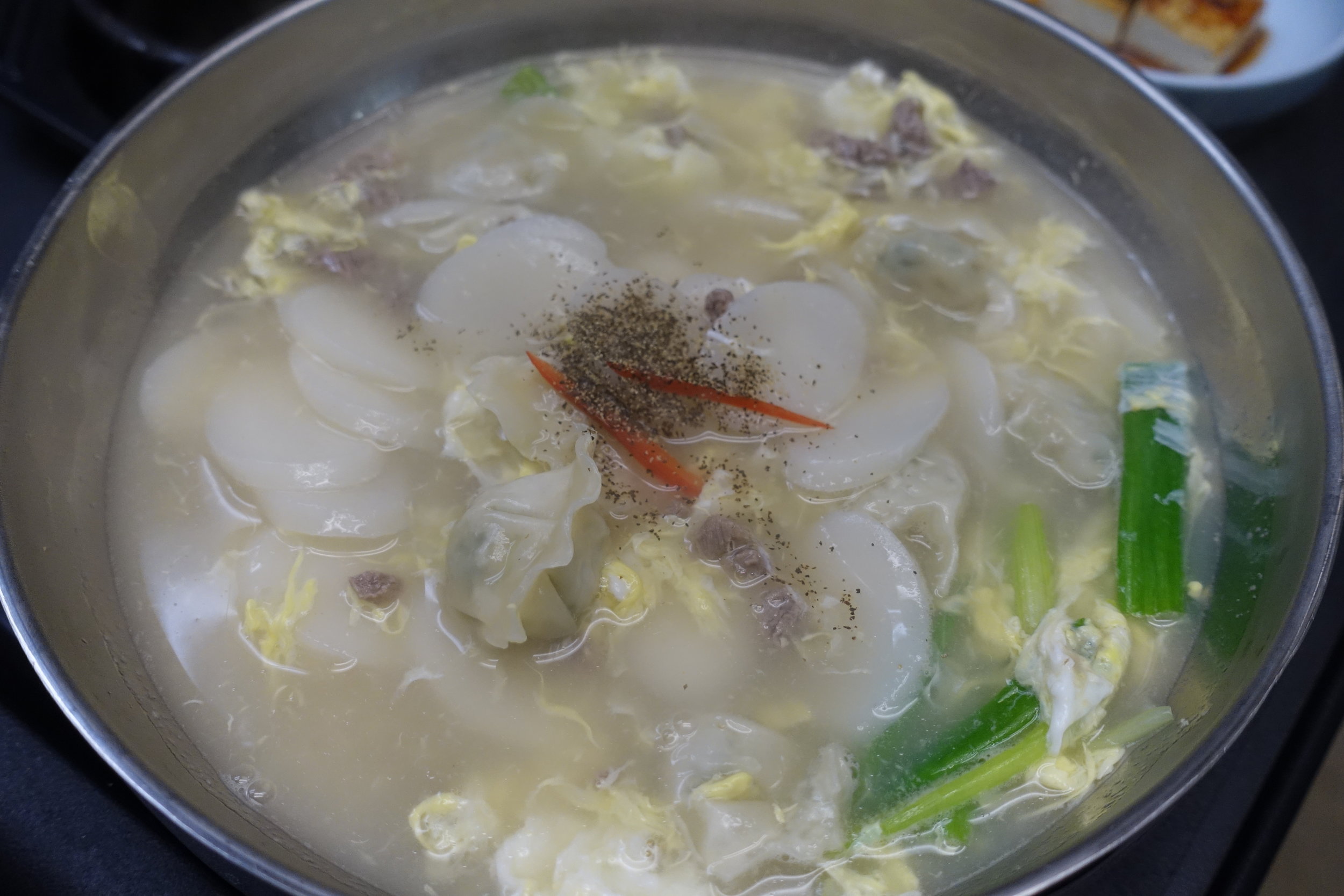 Rice cake and dumpling soup