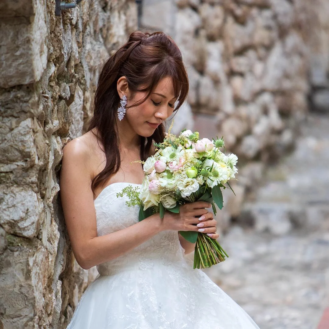  Photo Credit: Rowan Smith Photography  Flowers by: Sachi Flowers 