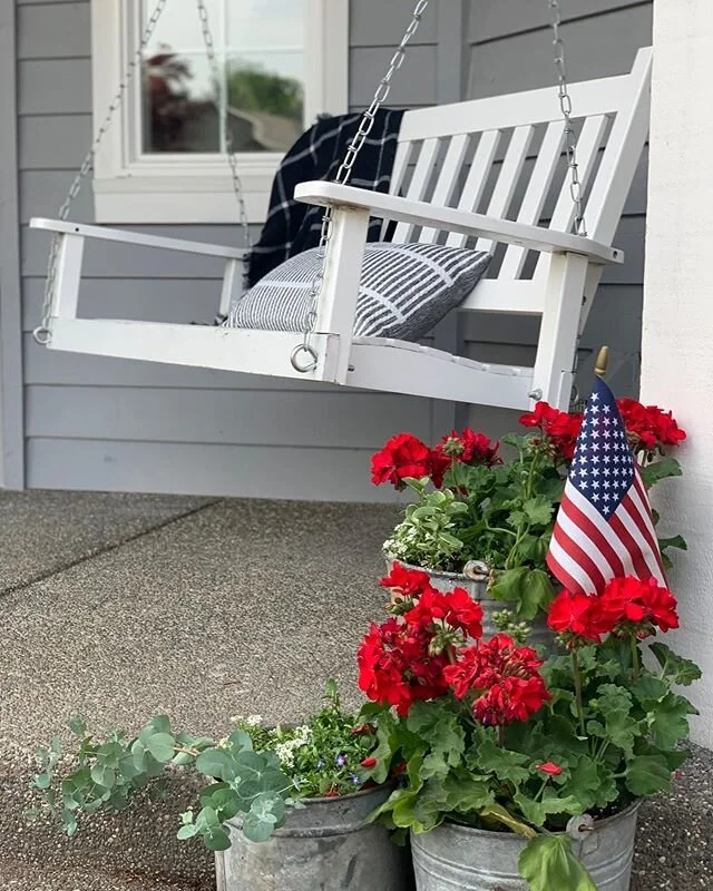 I&rsquo;m trying to pressure wash and it&rsquo;s not going as planned. Let&rsquo;s just say the pressure washer isn&rsquo;t cooperating. So I&rsquo;m choosing to focus on a pretty corner of my porch instead!