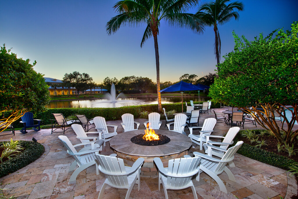 inn-at-pelican-bay-firepit_47638891171_o_rgb_72.jpg