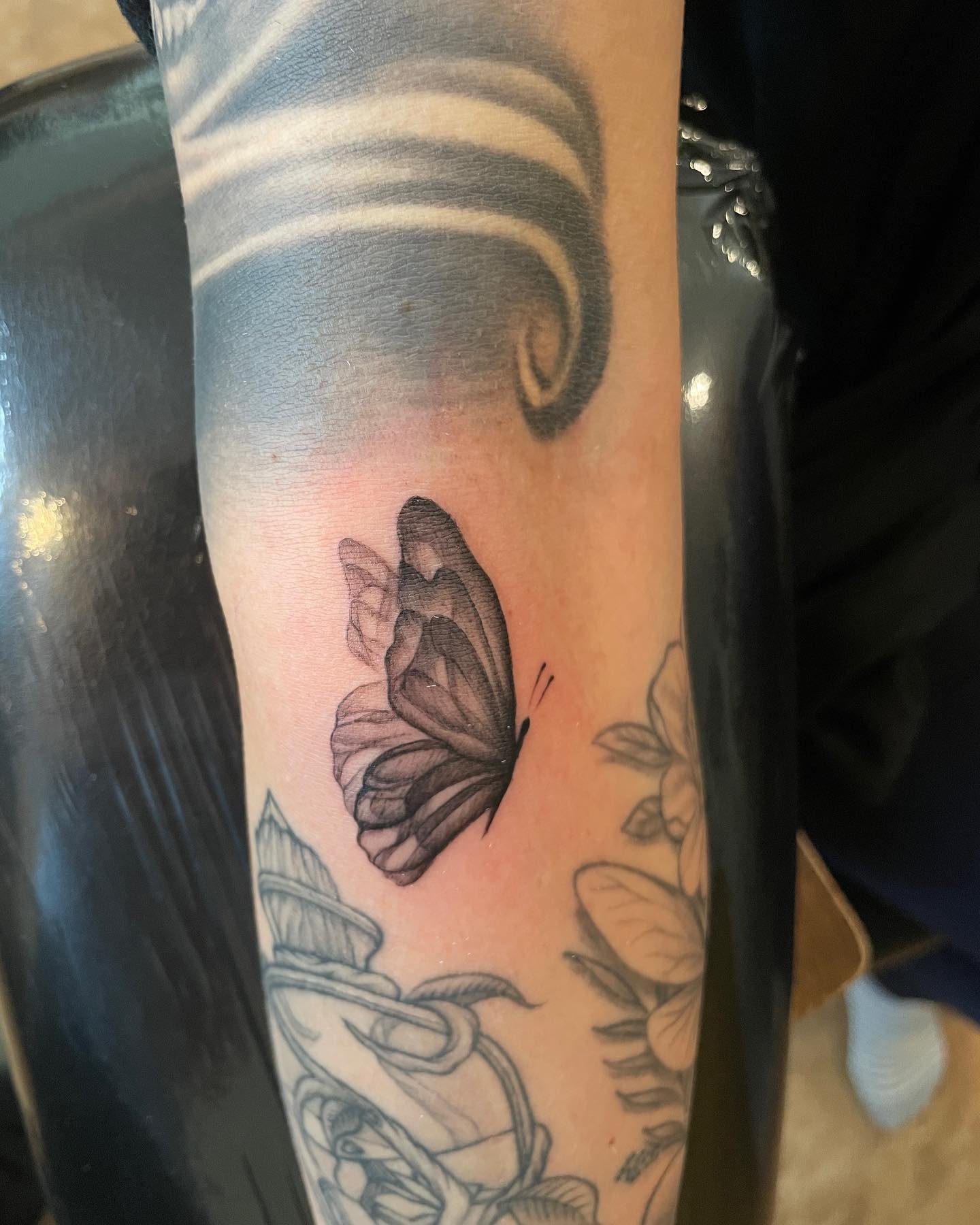 A couple of butterflies for two sisters! Super fun experience! @chelseyneues thank you for the trust!🙏🏼 #tattoo #tattoos #tattooing #butterflytattoo #sistertattoos #coloradotattooartist