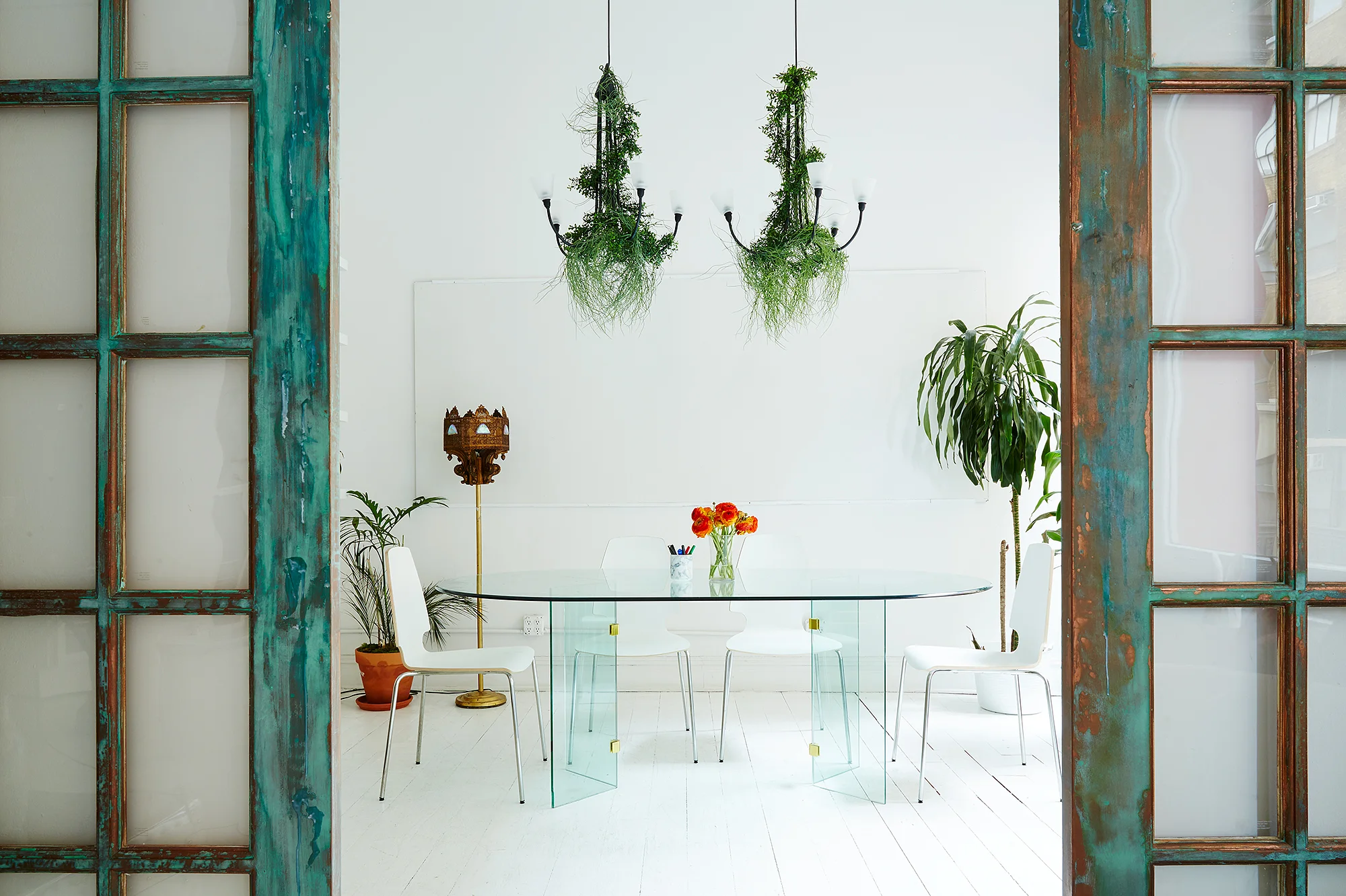 Sakara Life Your body is a temple. Your office can be too. 