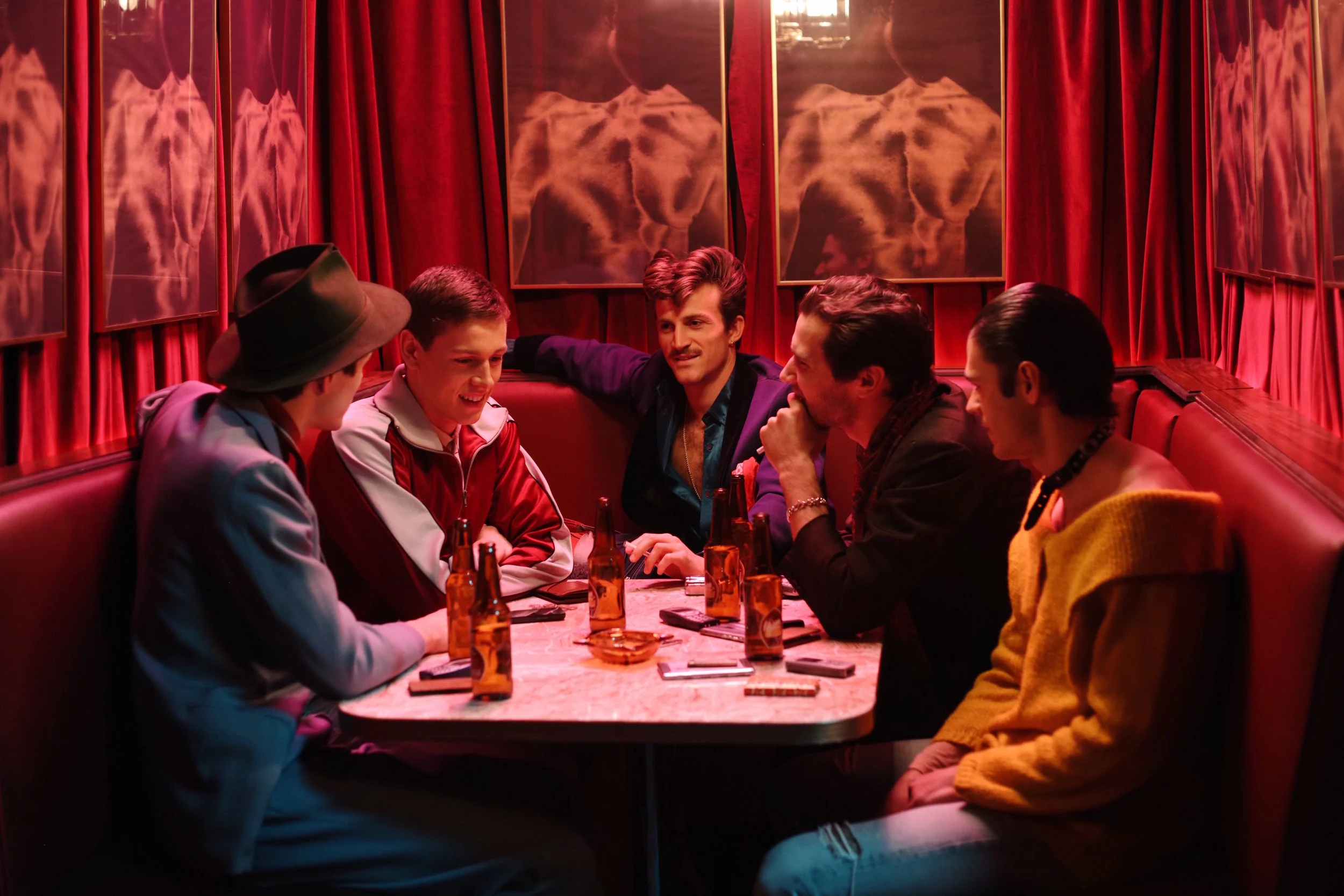 Postcards From London_KeyImage6_Raconteurs2.JPG