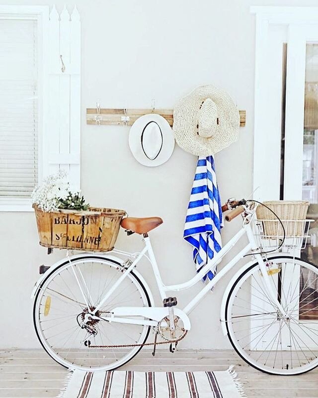 Summer Lovin' 🌞 This picture makes us think of #hot #summerdays  #adventuring #exploring 🚲We love these clean muted #colours. And the #whitebicycle well 😍 She loves to explore #LaraJeanloves