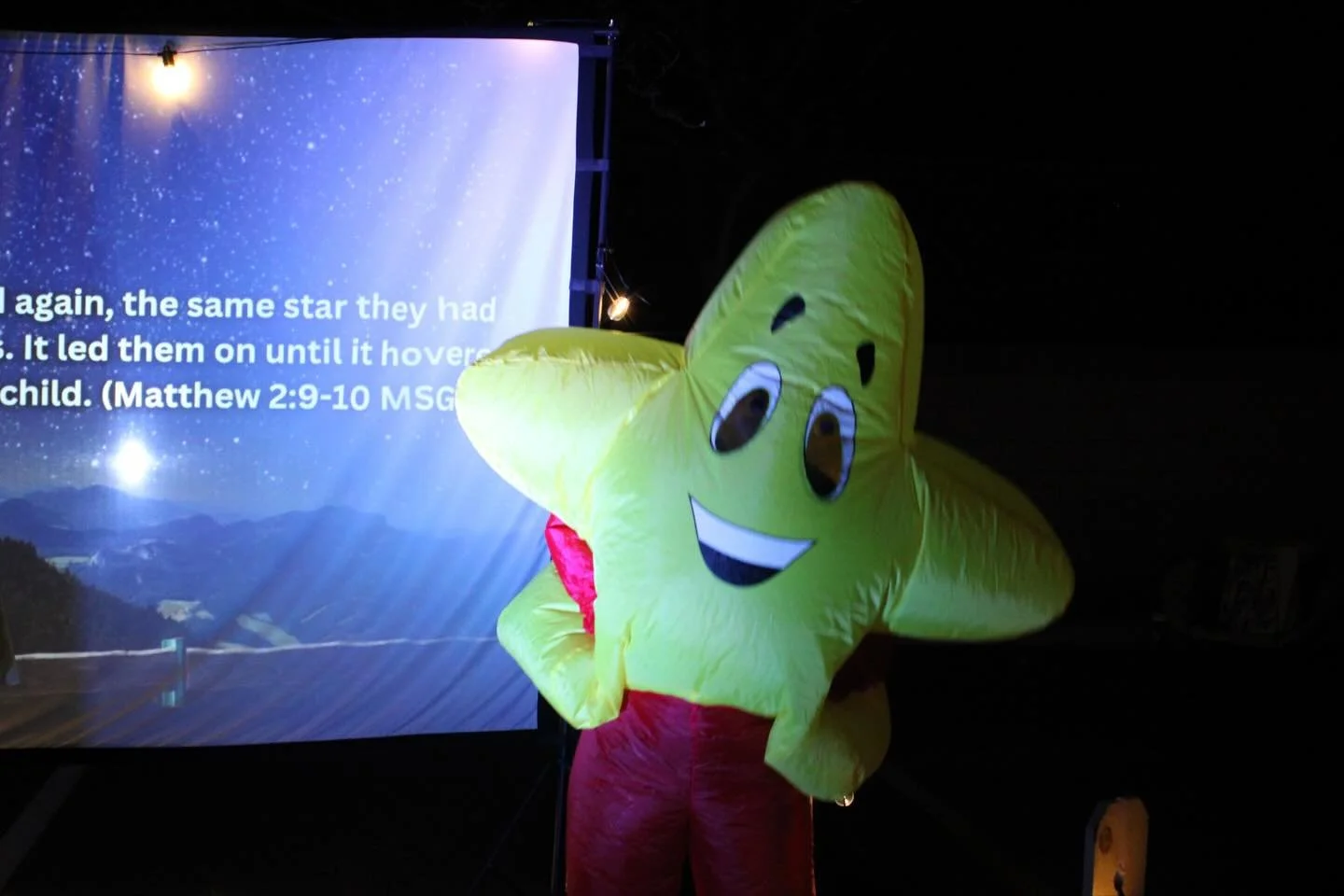 🎄✨ LIFE CHURCH &mdash; WE NEED YOU! ✨🎄

Our community is SHOWING UP for the Christmas Drive-Thru! 
Hundreds have already responded on Facebook saying they&rsquo;re interested in coming on December 14 &mdash; and now it&rsquo;s OUR turn to step in a