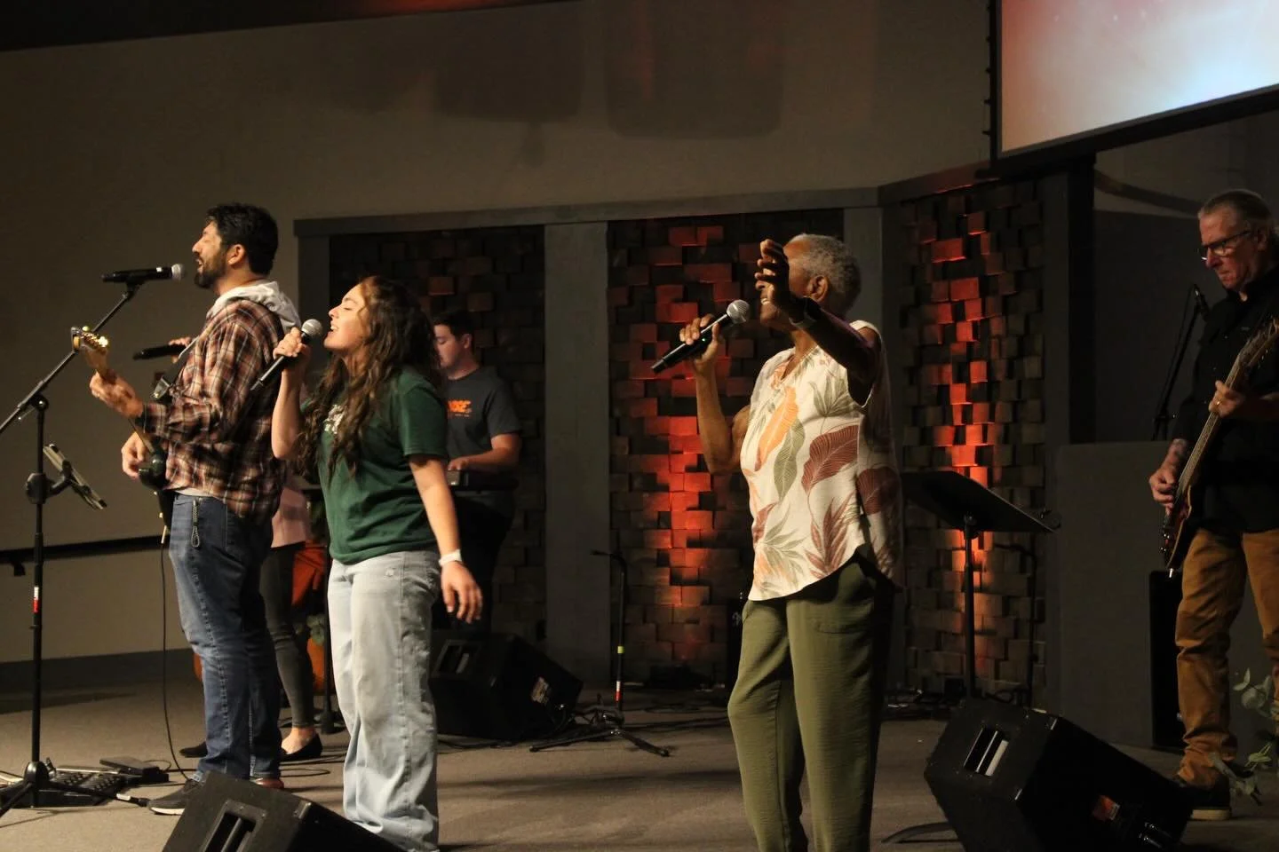 No matter what this week held, you don&rsquo;t have to walk into a new week empty&hellip; There is strength, peace, and hope found in His presence!

We&rsquo;d love to worship Jesus with you tomorrow at Life Church!

🕙 Sunday at 10AM 📍 Lancaster, C