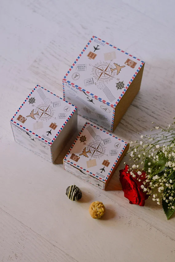 Airmail vintage envelope Gift box
