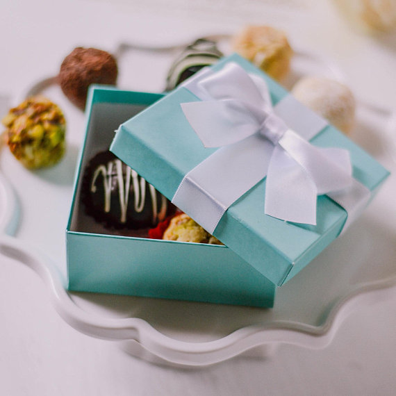 Blue glamour breakfast party favor box