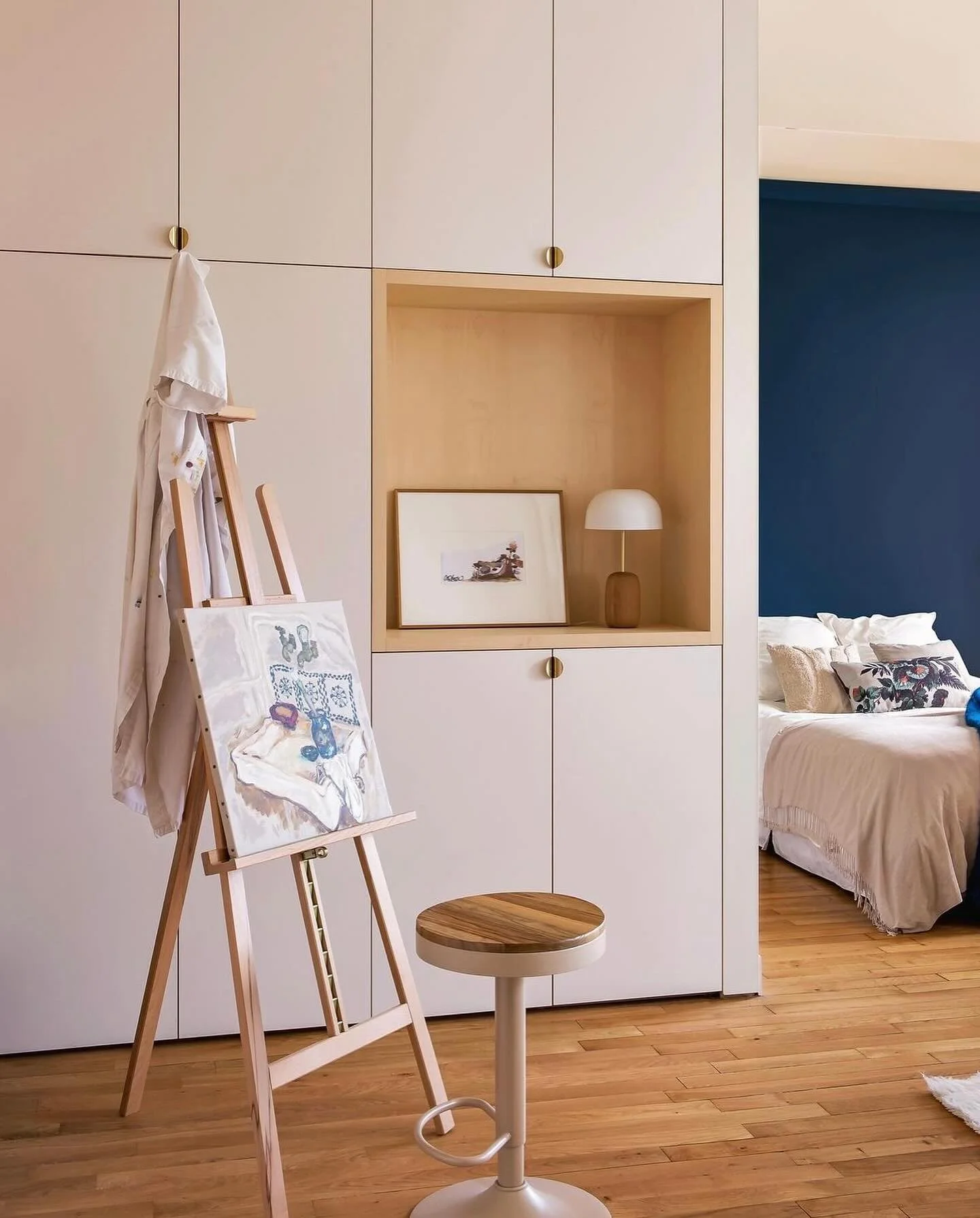 My clients&rsquo; &ldquo;art&rdquo; room and guest bedroom imagined by @camille.salzman and myself is located in the Helpful People and mentors gua. The space has been working out well for them. 

Check out my course if you want to know how to maximi