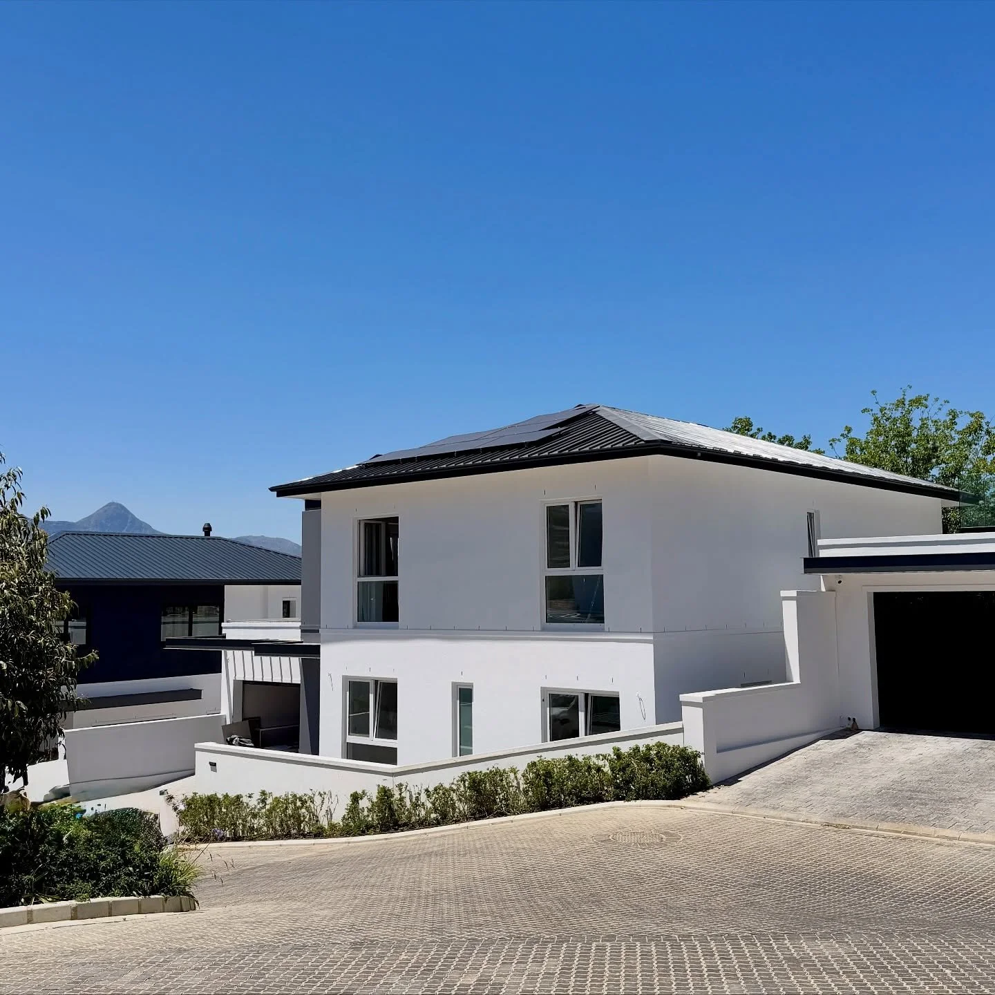 Meet the latest smart-home on the block. With renewable energy and speedy home control, it's the ultimate &ldquo;lock up &amp; go&rdquo; experience.