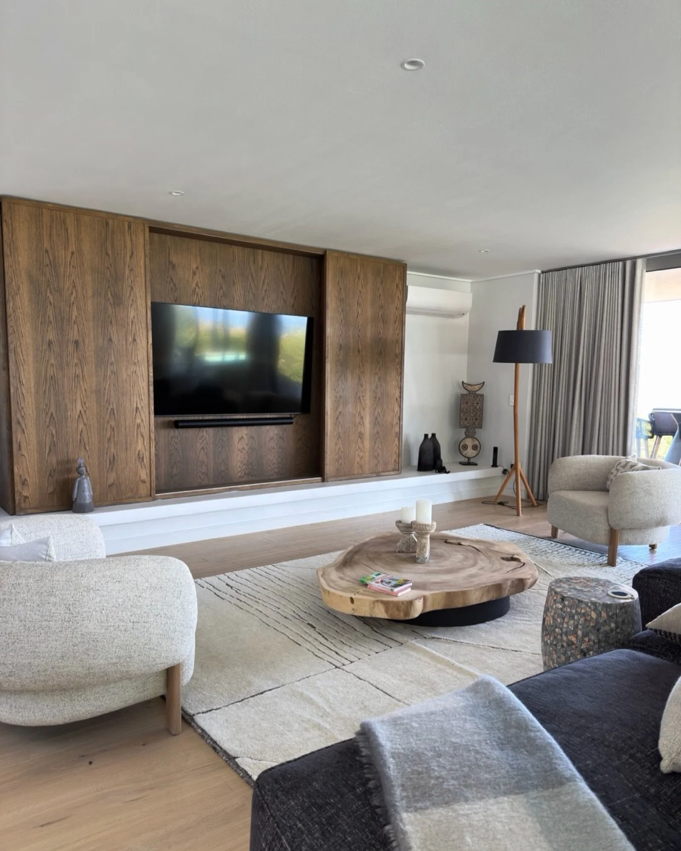 One of our latest projects. This vacation home is in #somersetwest and here we integrated a blend of our SIAV essentials and layered luxury technology. From 24/7 renewable energy to lightning quick internet &amp; WiFi and audio distribution, intellig