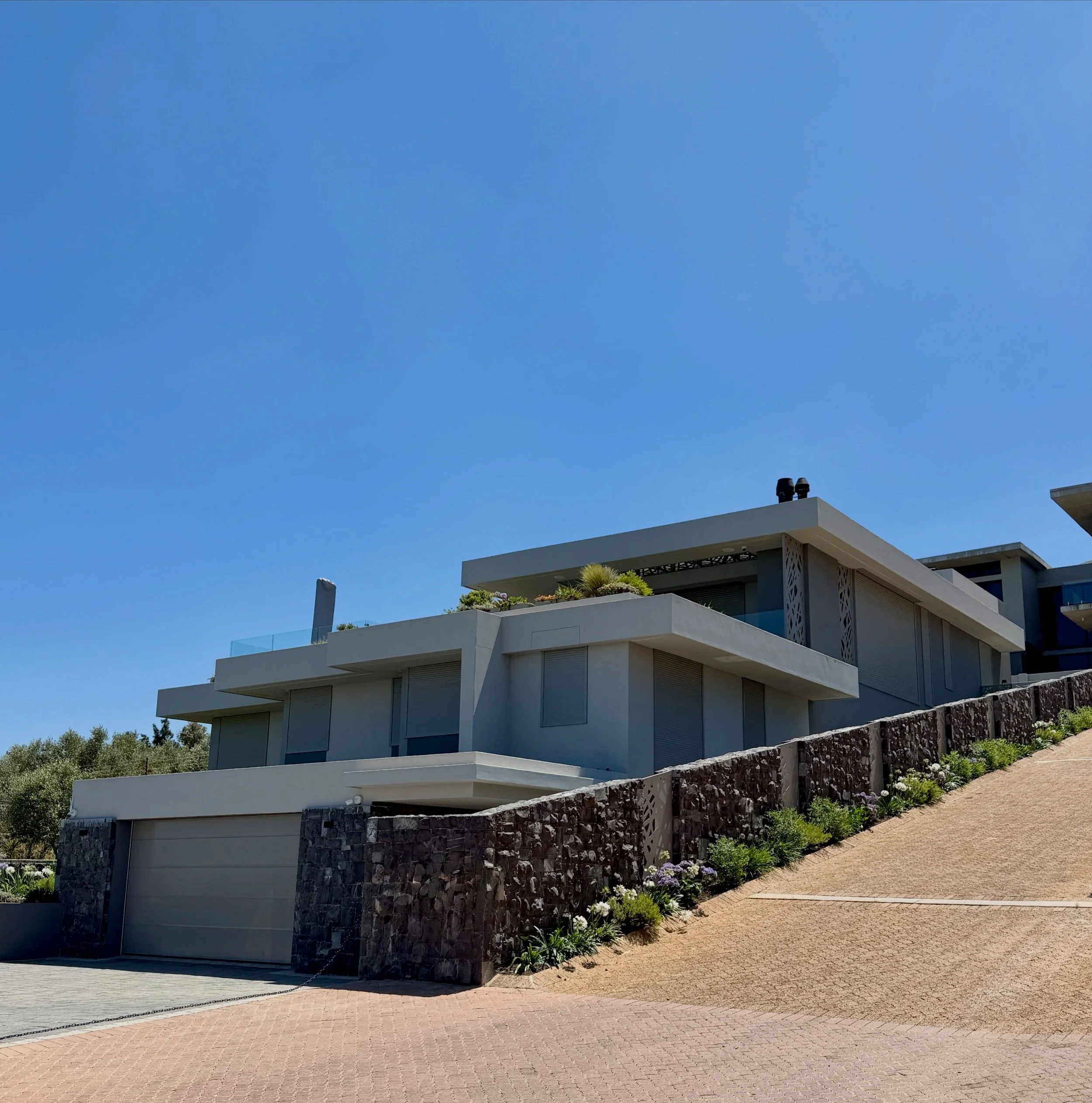 This wonderfully smart home goes completely undetected whilst offering the appropriate actions, when you need it. If the house is too humid, the ventilation system acts as requested, the irrigation system only waters the garden when it needs it, the 