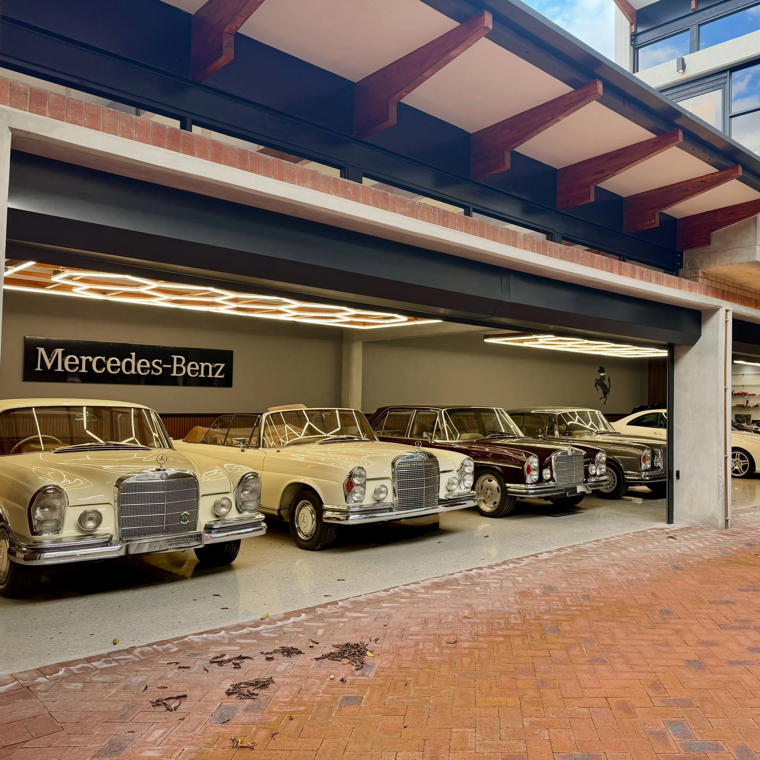Light. Control. Luxury. A fully automated lighting system designed for a private garage in Cape Town &mdash; adjustable colour temperature and scene control. 

#LuxuryGarage #SmartHome #CapeTown #LightingInstallation #garagedesign