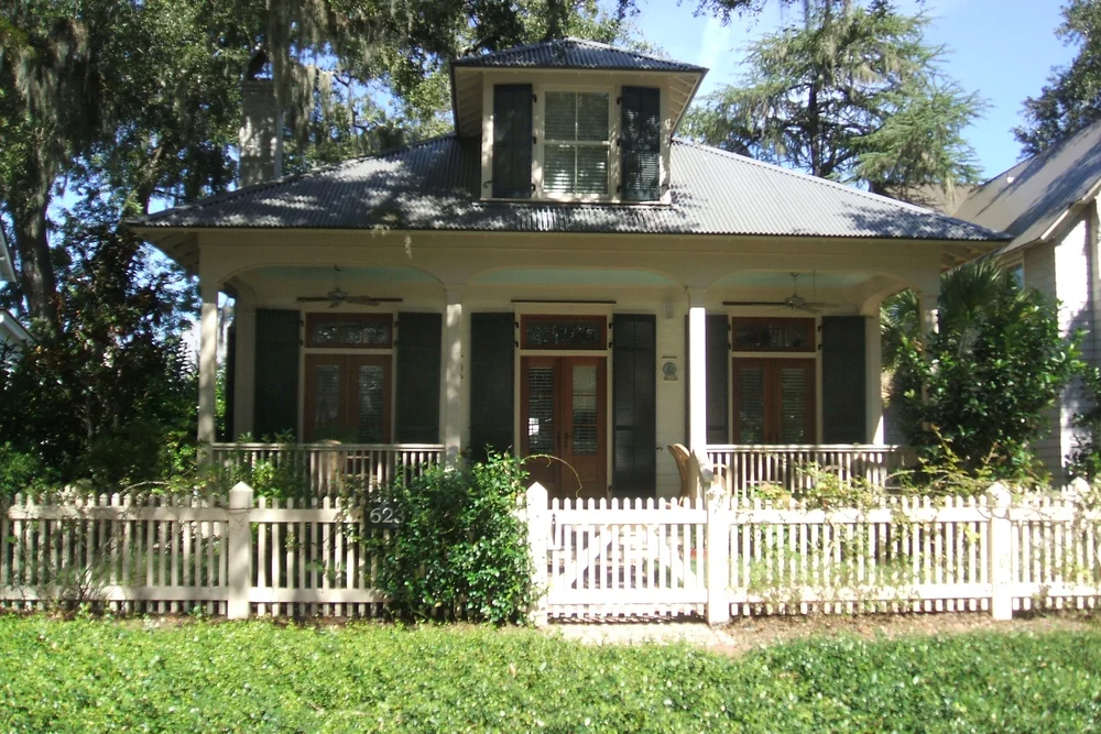 CL5_DkGreenPorch.jpg