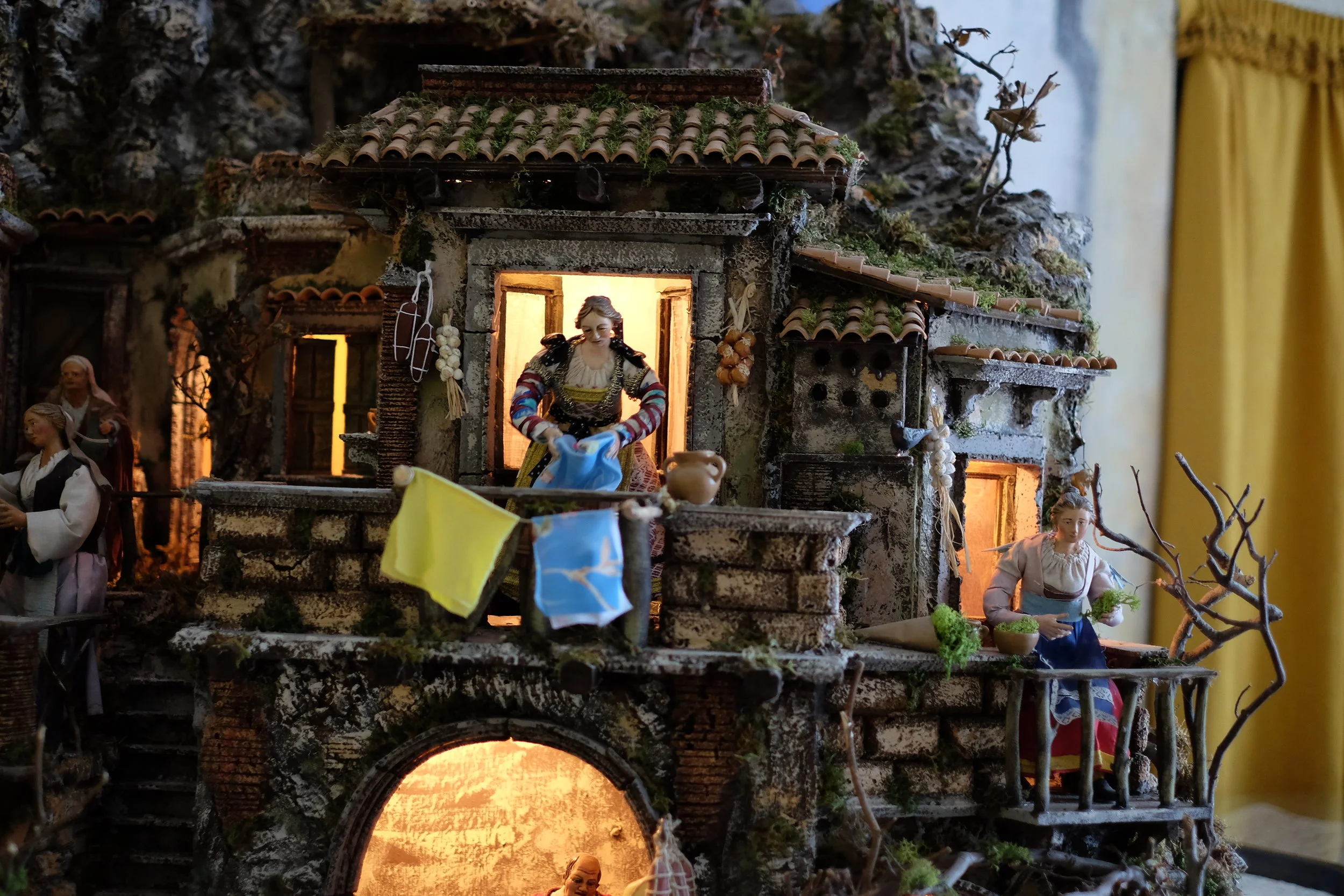 Details of the Presepe in San Lorenzo Maggiore church.