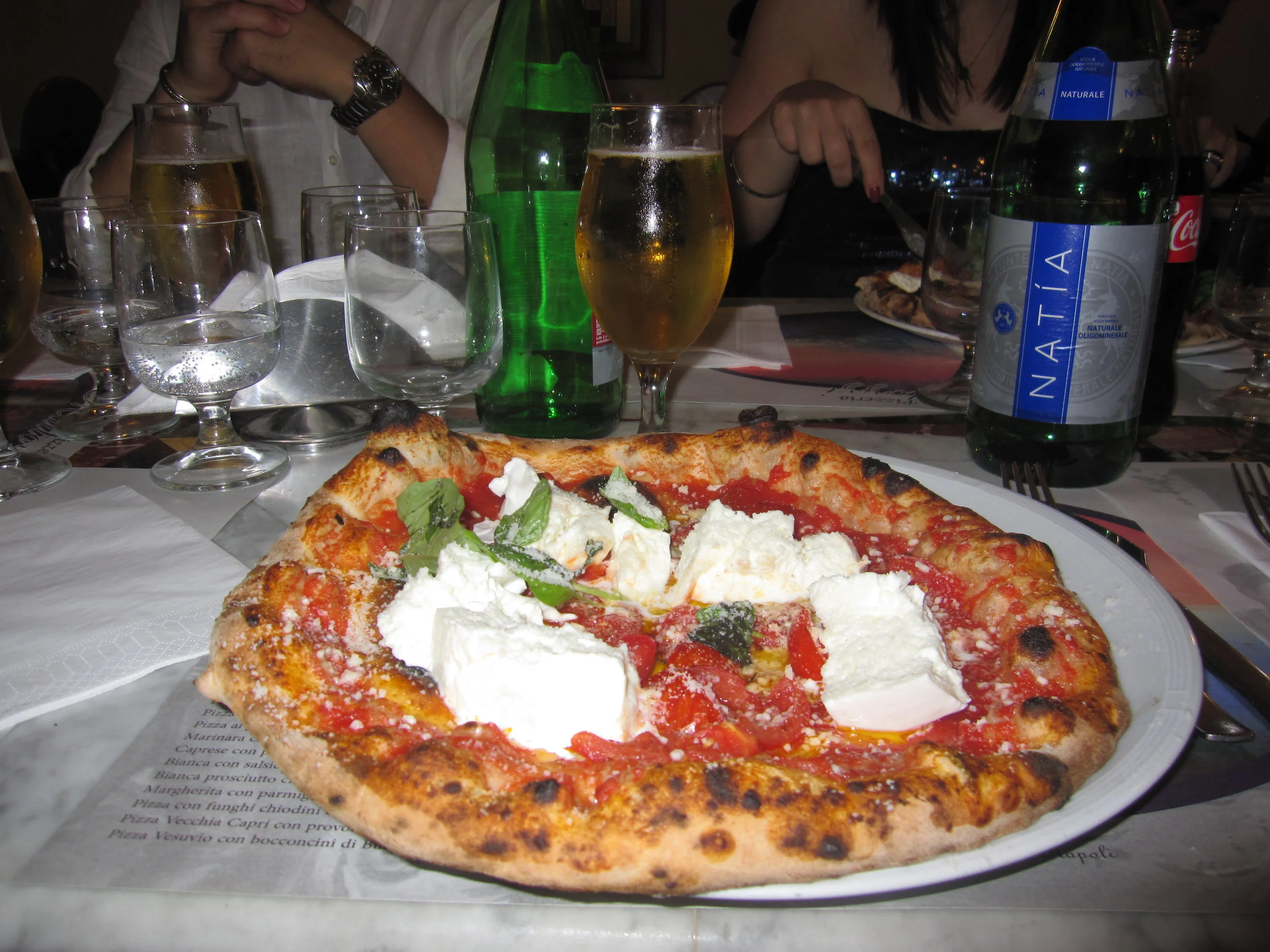 Pizzeria Mattozzi, via V. Filangieri, 16, 80121.