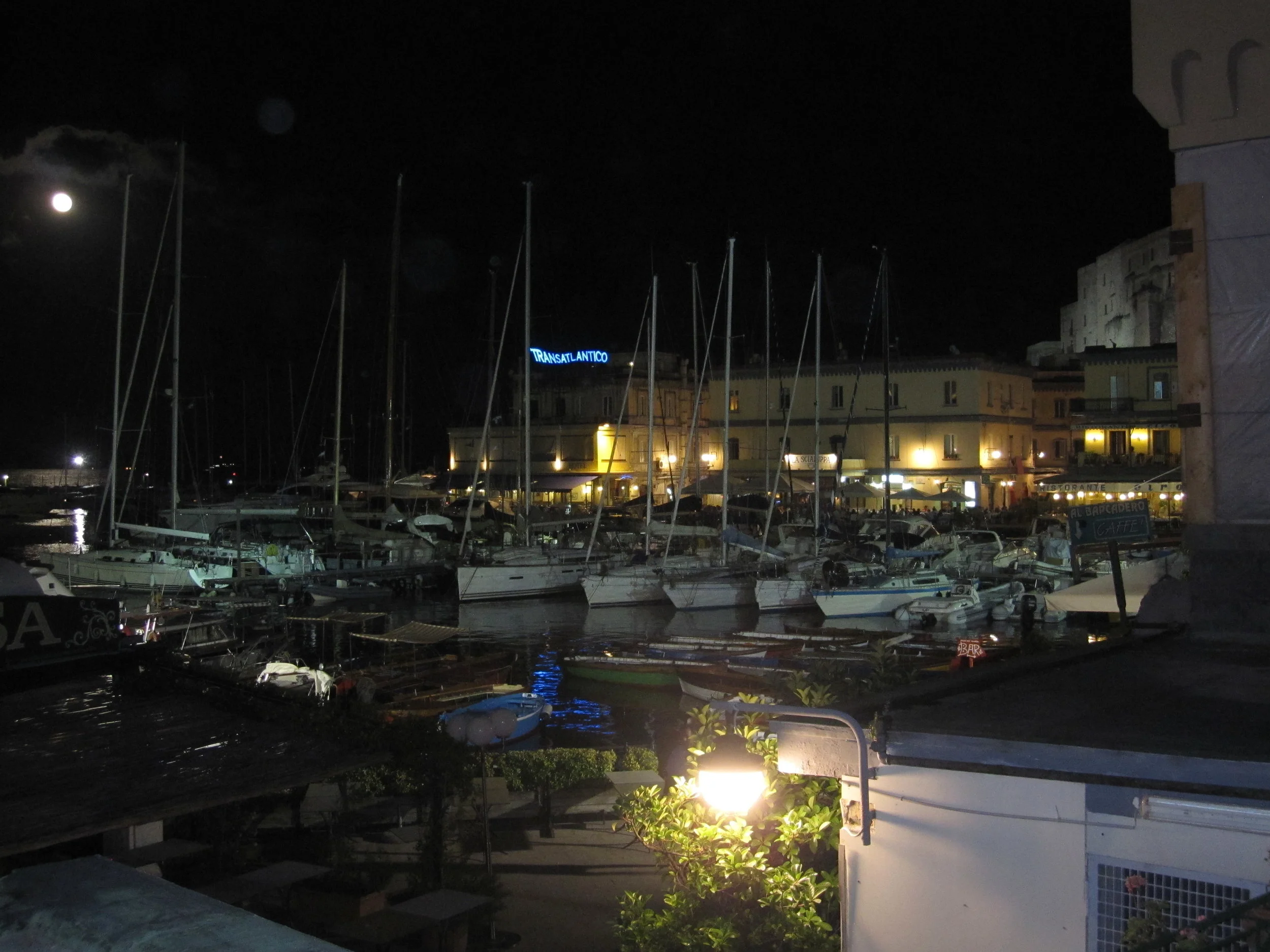 The area around the Castle is called Borgo Marinari and it is full of nice bars and restaurants.