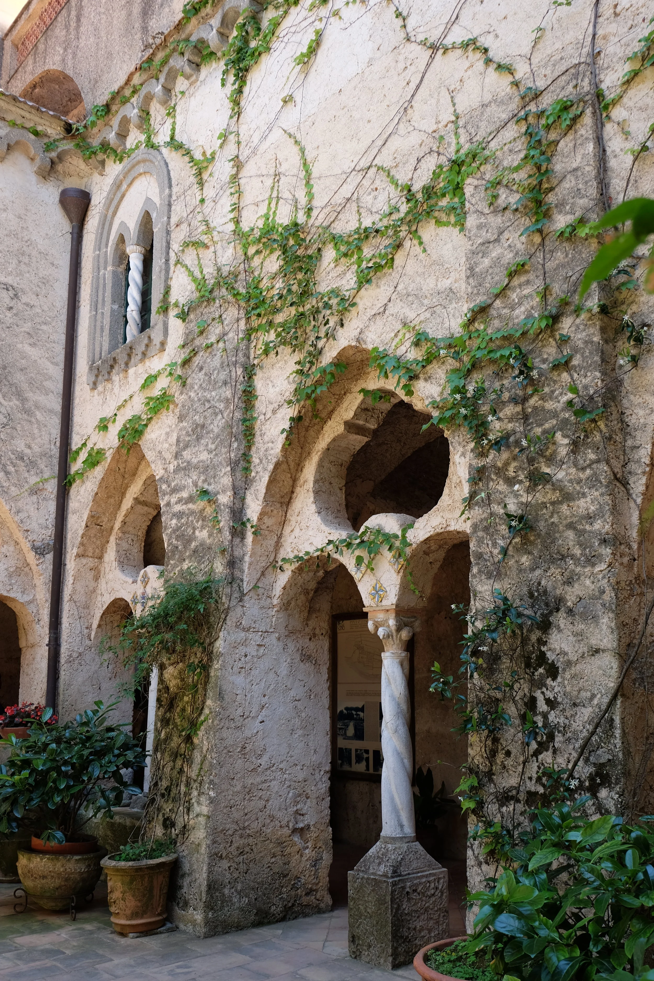 The romantic cloister.
