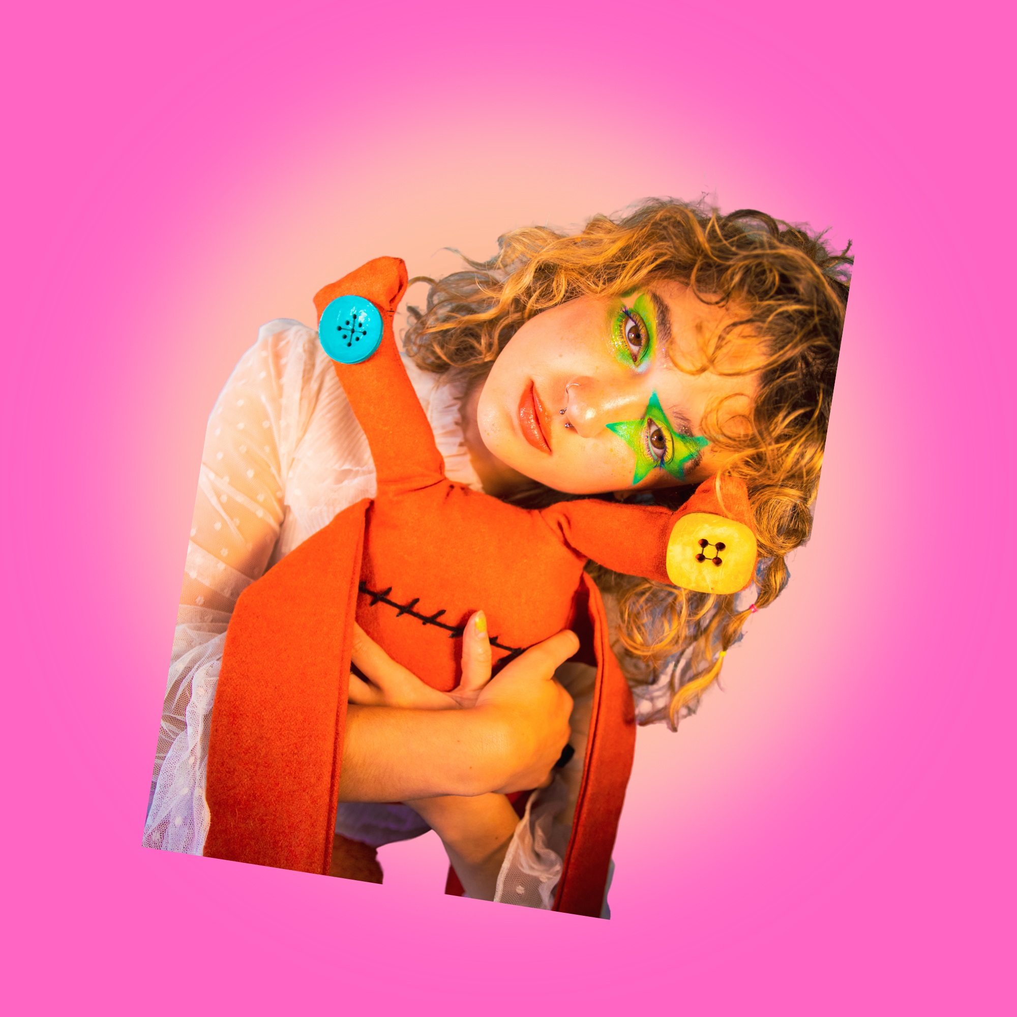 From Queer Heartbreak to Loving Friendships: Susannah Joffe Talks About Her Latest Single “In Your Room”