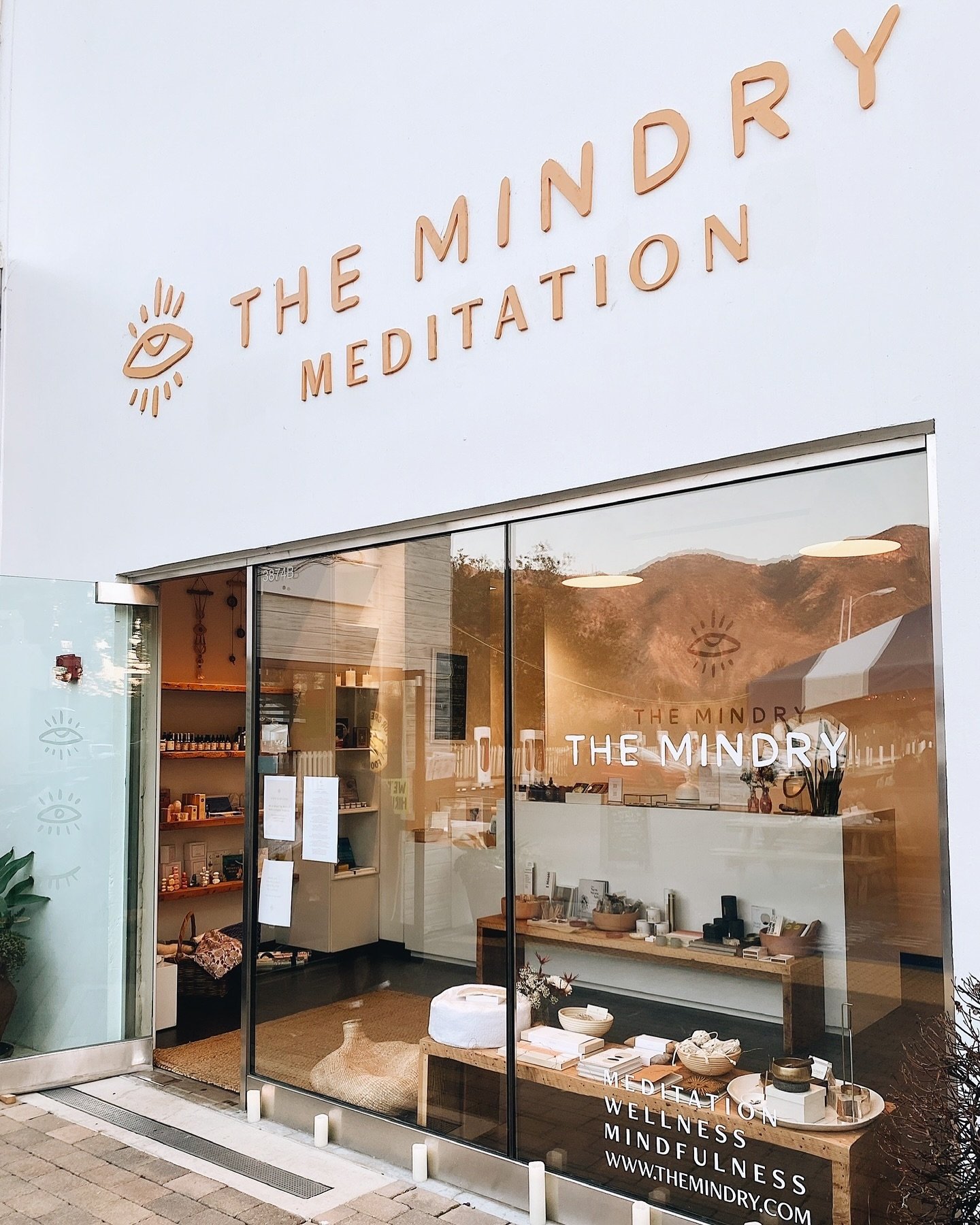 I&rsquo;m so grateful to share that my Ros&eacute; body scrub will be available at this such a lovely place @themindry @theminsdry located in a beautiful place, Malibu☺️🌊🌙 

Meditation - Wellness - Mindfulness, I admire all their practices &amp; am