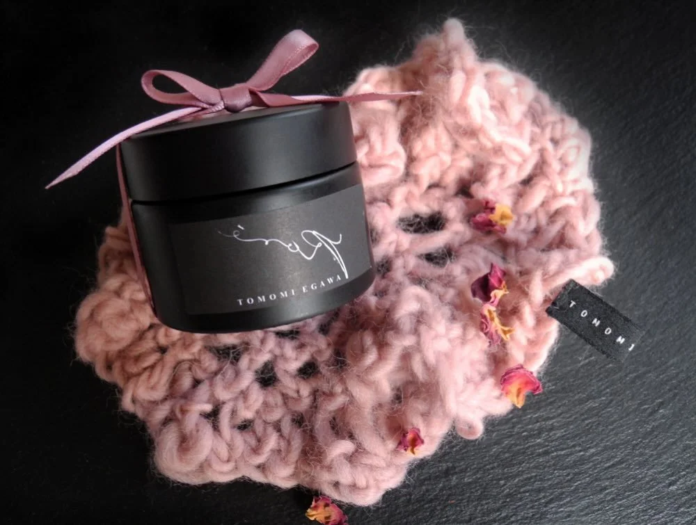 I am happy to announce that my Ros&eacute; pure wool tea coaster is now available as a set with my signature Ros&eacute; scrub☺️ 

I hope you or your special someone enjoy the warmth of these handmade Ros&eacute; products this holiday season!💝✨ 

Co