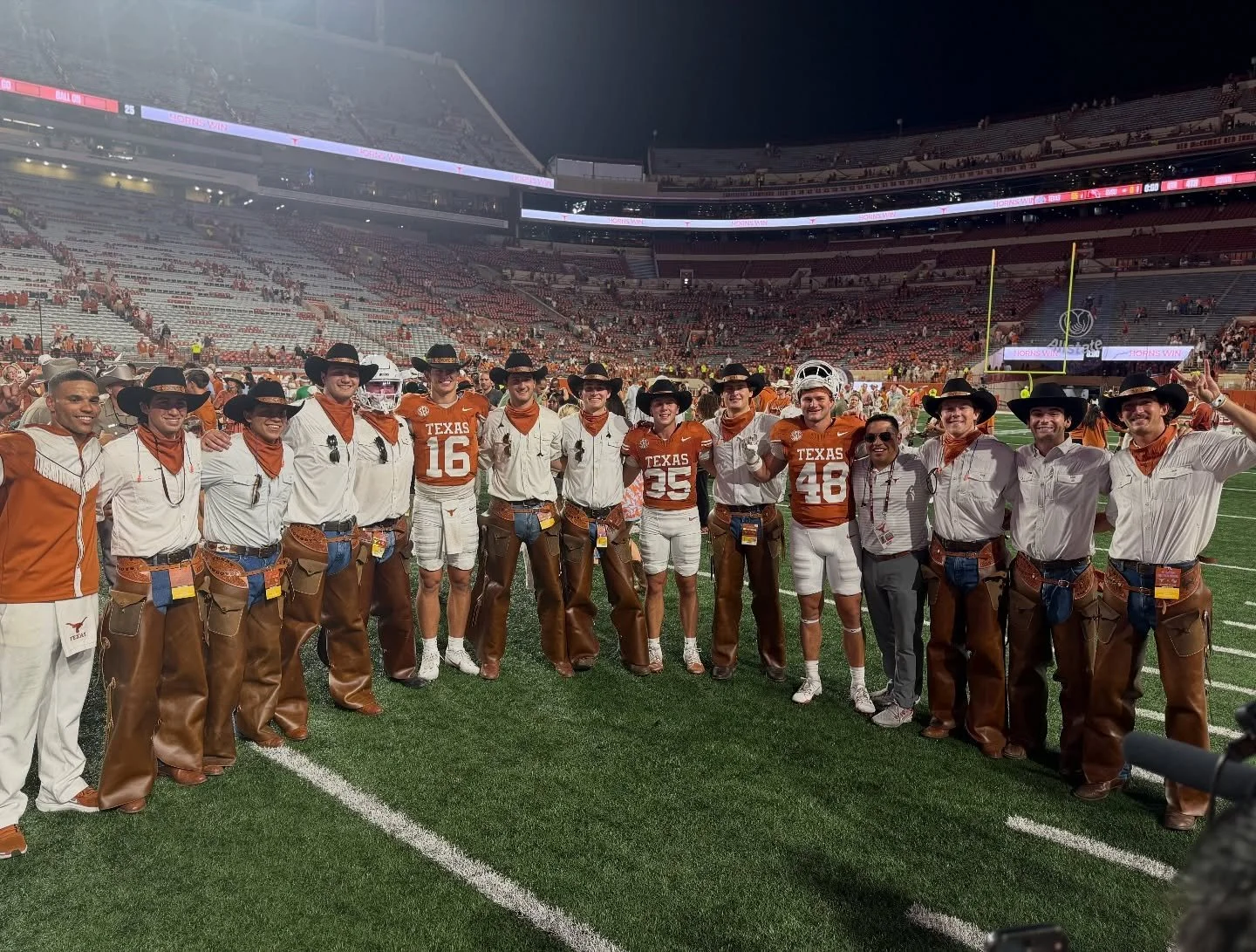 Nights games in DKR just hit different!! 🤘