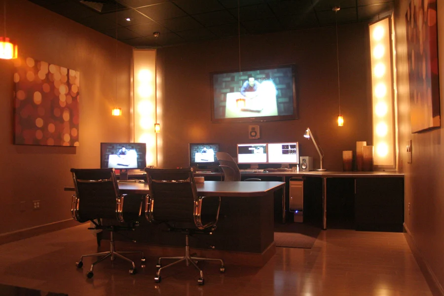 Edit Suite A 2330sm.jpg