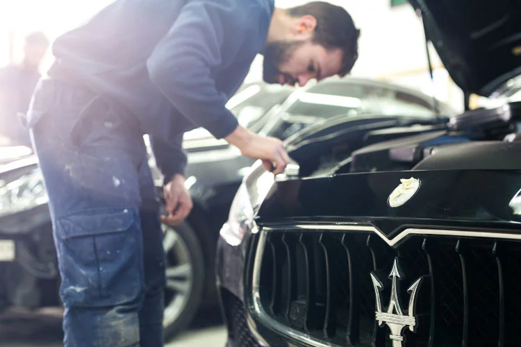 Maserati-bodyshop-in-London.jpg