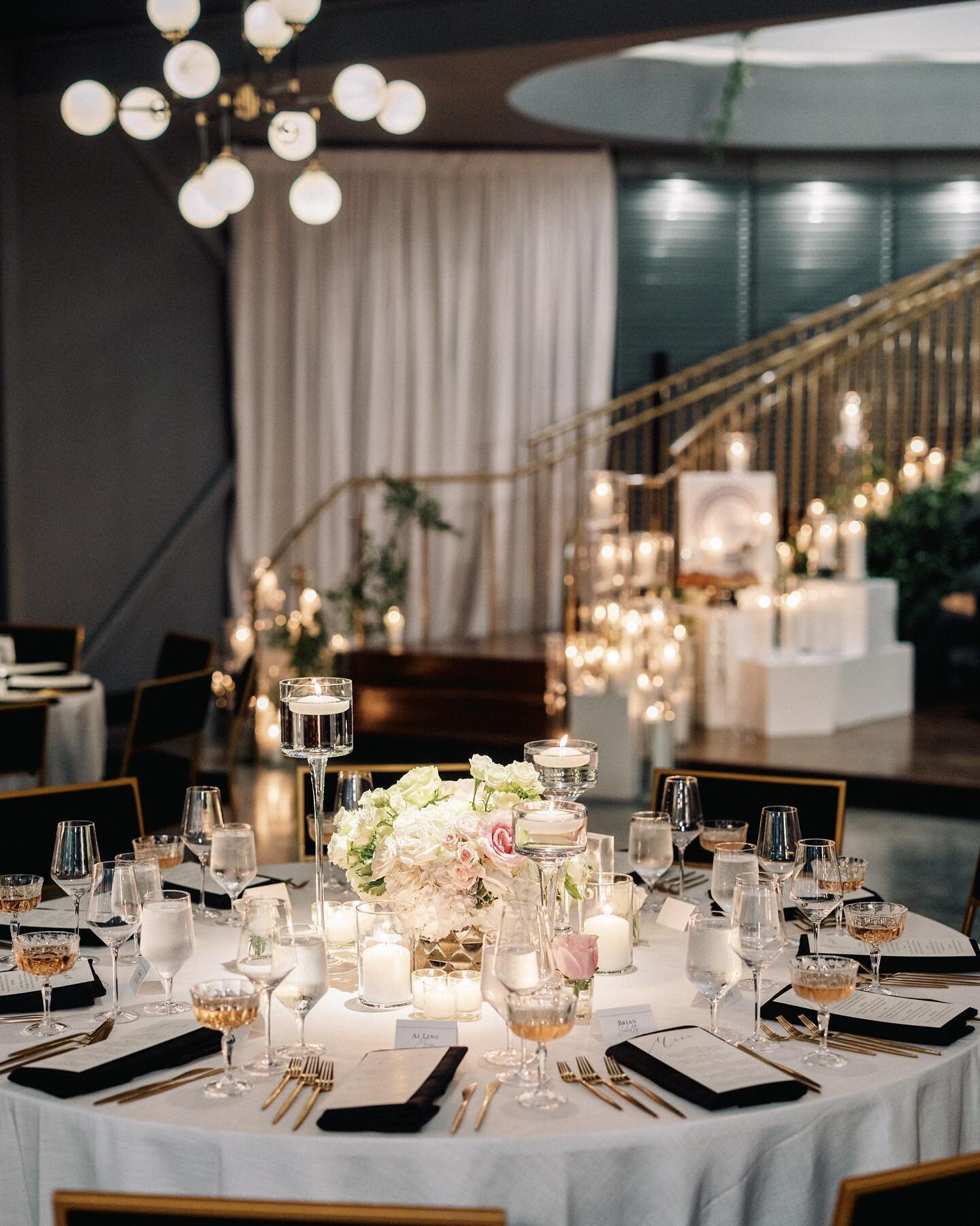 Clean lines, candlelight and modern elements make this sophisticated look a stunning combination. 
Floral: @festivestl 
Planning: @kateandcompany 
Photo: @mikecassimatis 
Venue: @thedogwoodstl 
Cake: @thecakerystl 
Linen: @nuagedesignsinc @bbjlinen 
