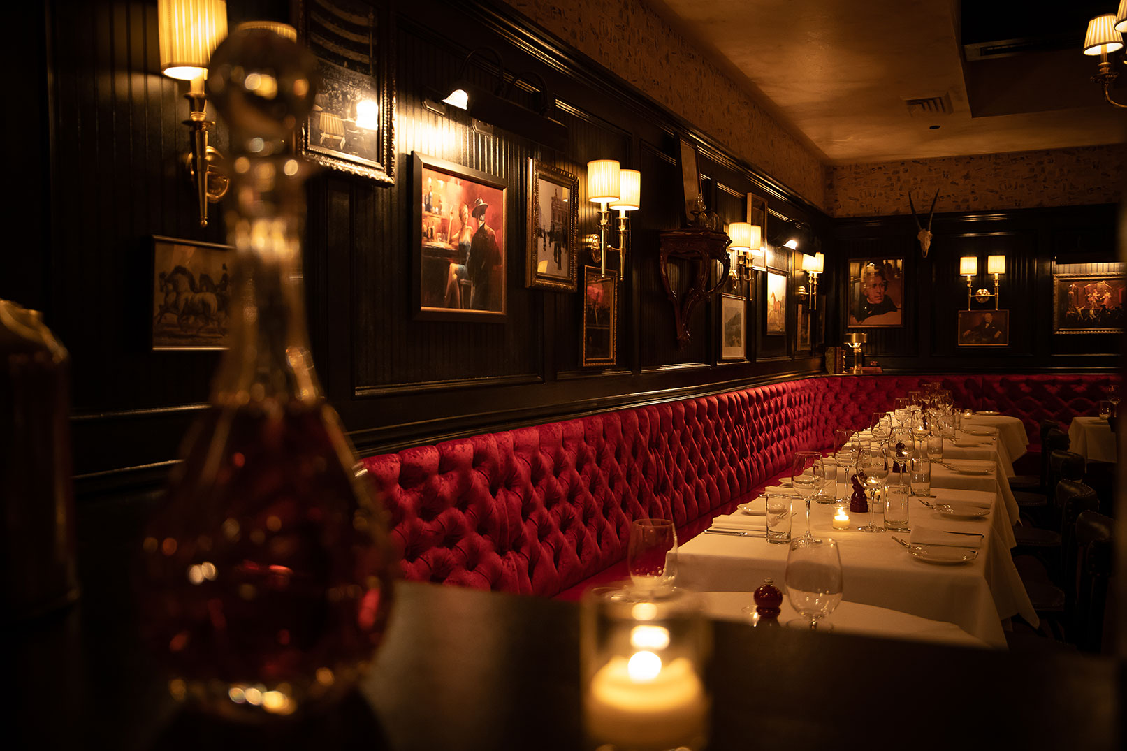 With 38 speakers in this 2800 sqft. restaurant you can hear clear, crisp audio everywhere you are. With multiple zones allowing for different volume levels and optimized EQ, the space is simply covered in beautiful sound throughout. Patio, Front e