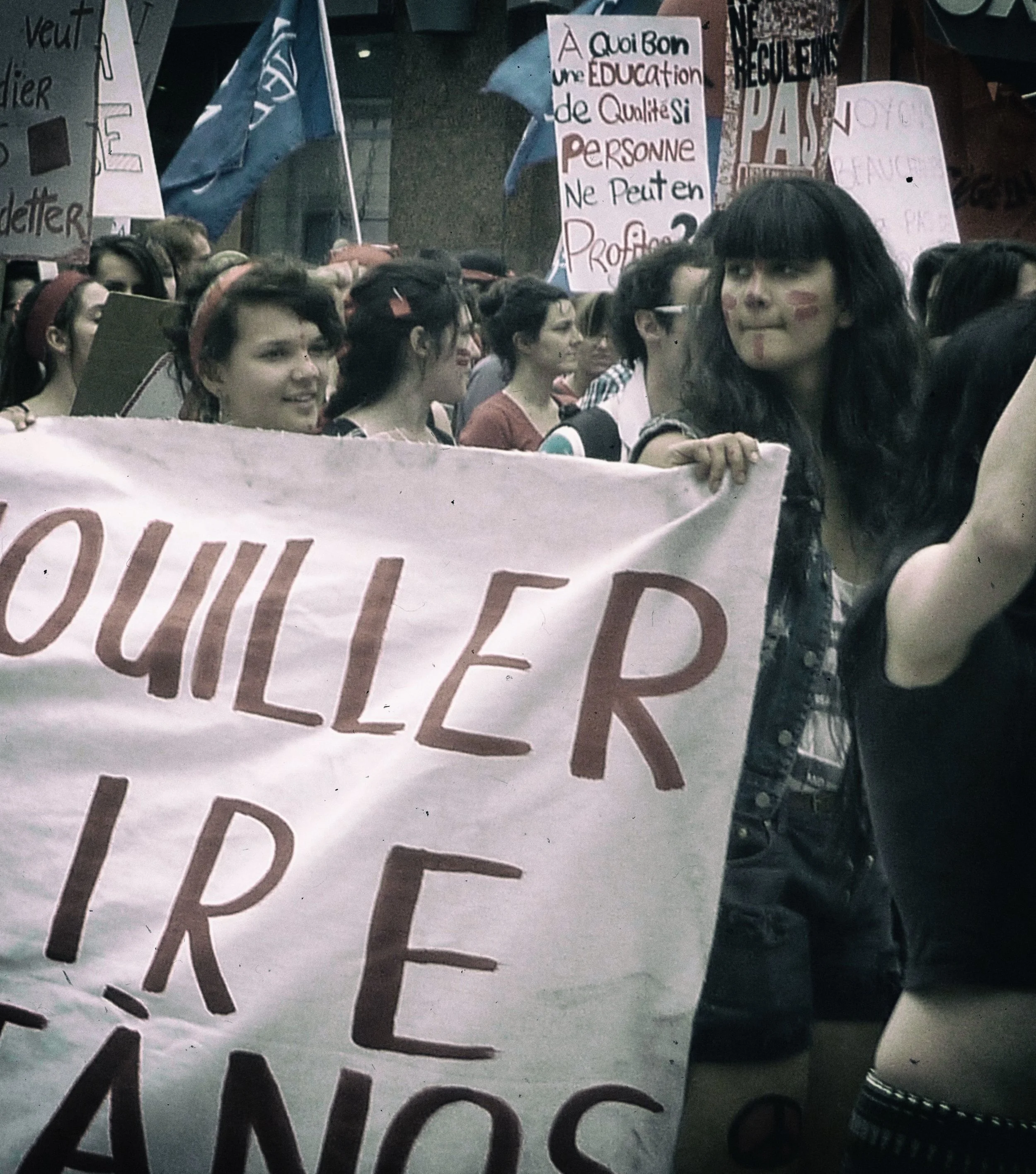 GIRLrOUGE2.JPG