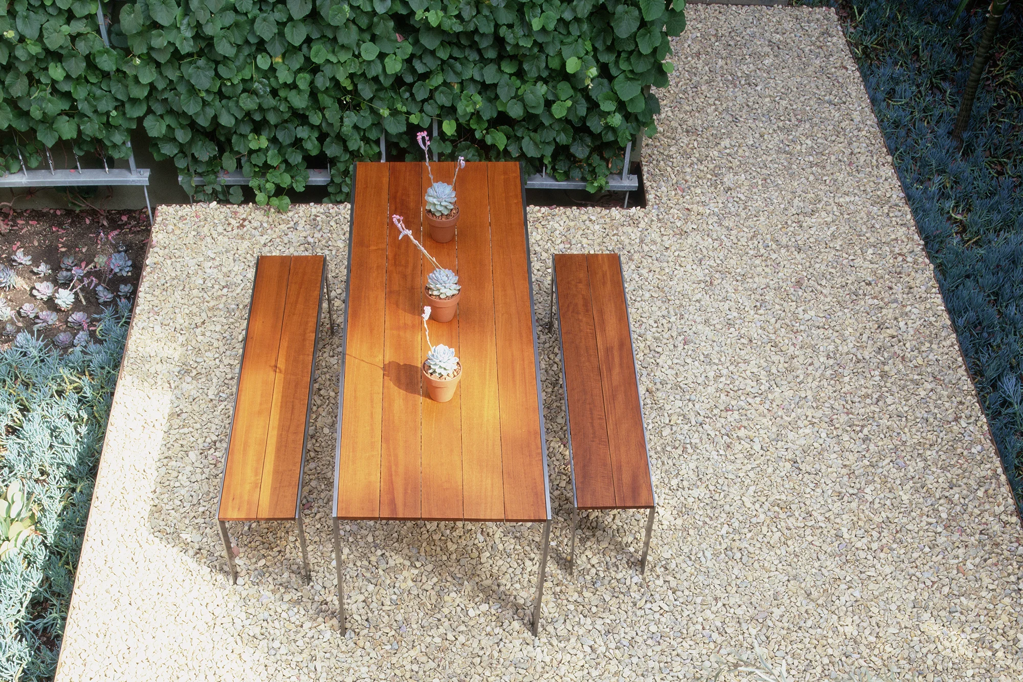glencoe-outdoor-dining-set-in-situ-3.jpg