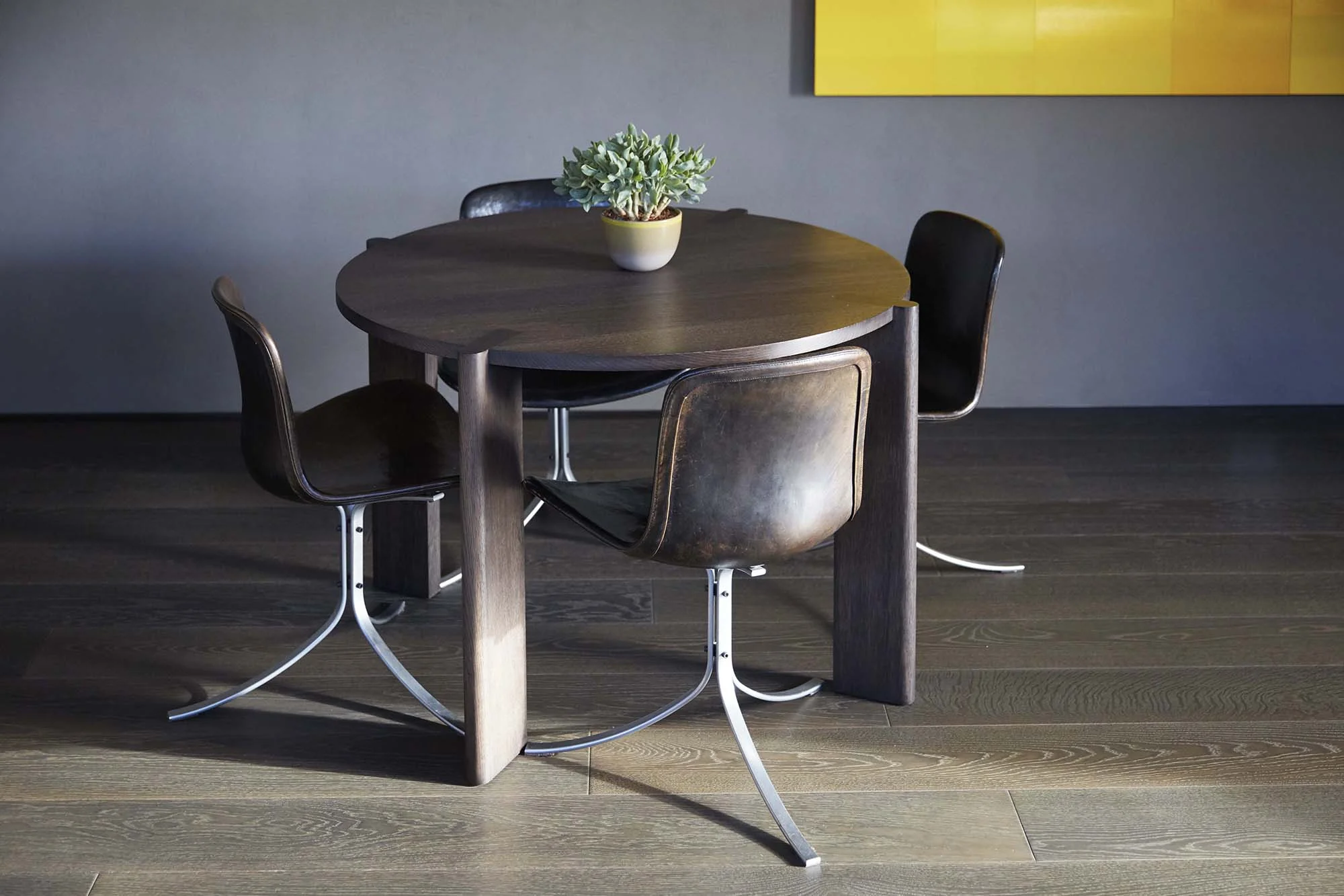 mandeville-group-round-table-in-situ.jpg