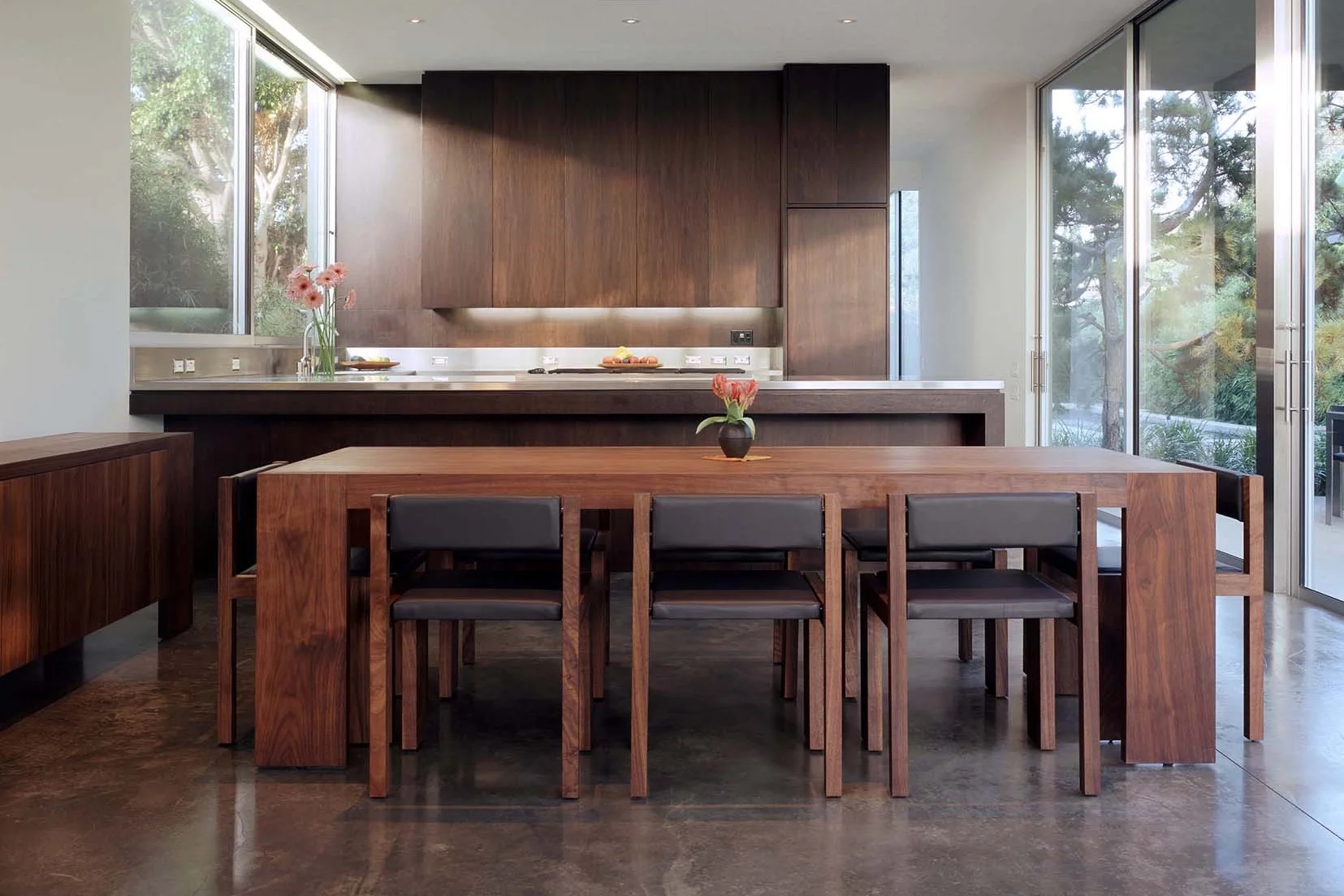 glencoe-dining-table-in-situ.jpg