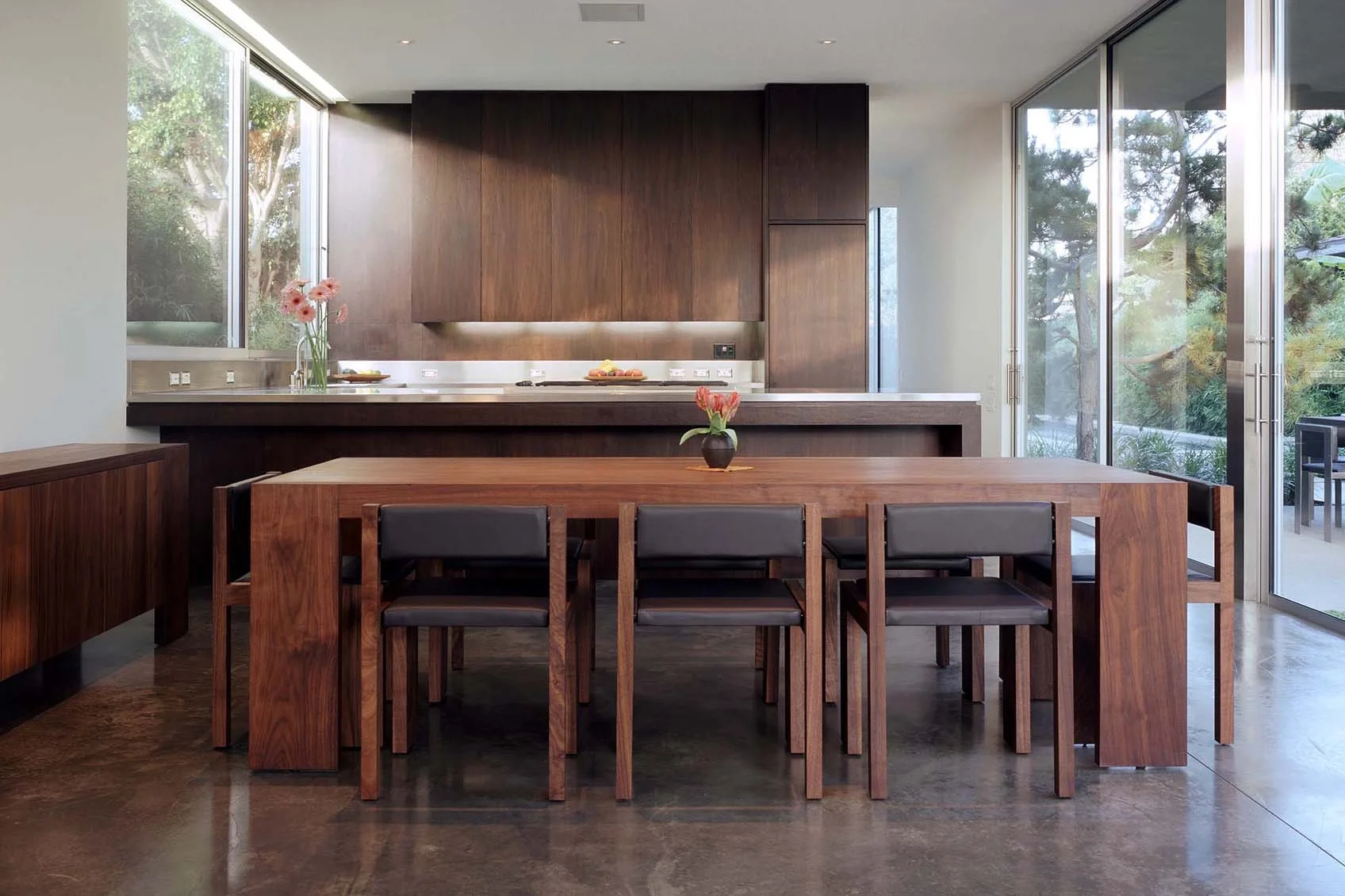 glencoe-dining-table-in-situ.jpg