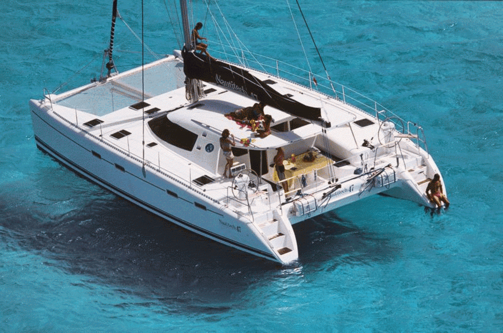 yacht-charter-greece-nautitech-47-2008-6.gif