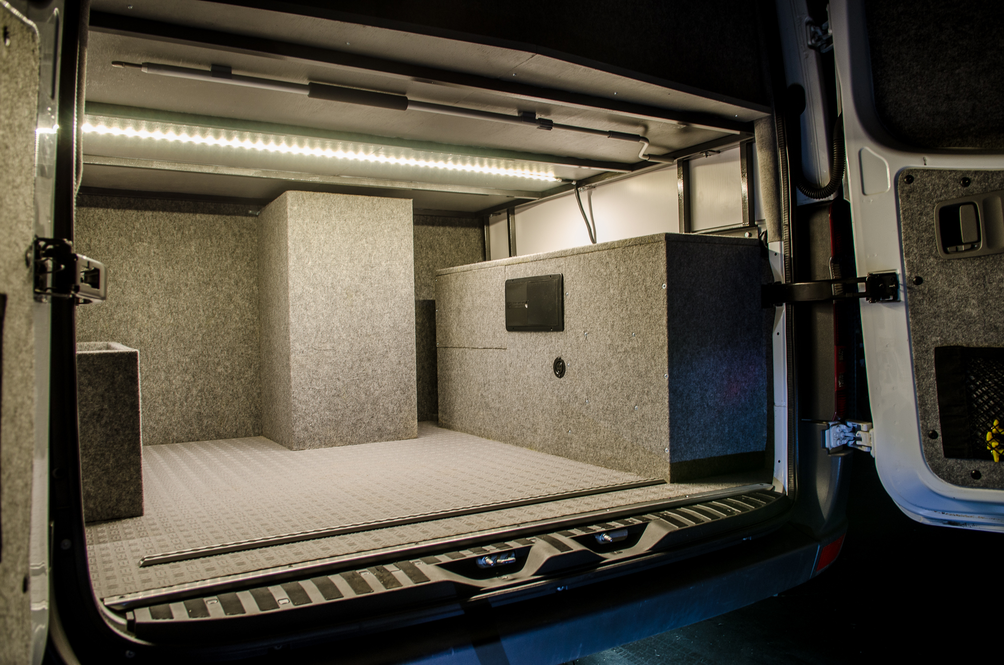 vanlife_moran_sprinter144_small-3.jpg