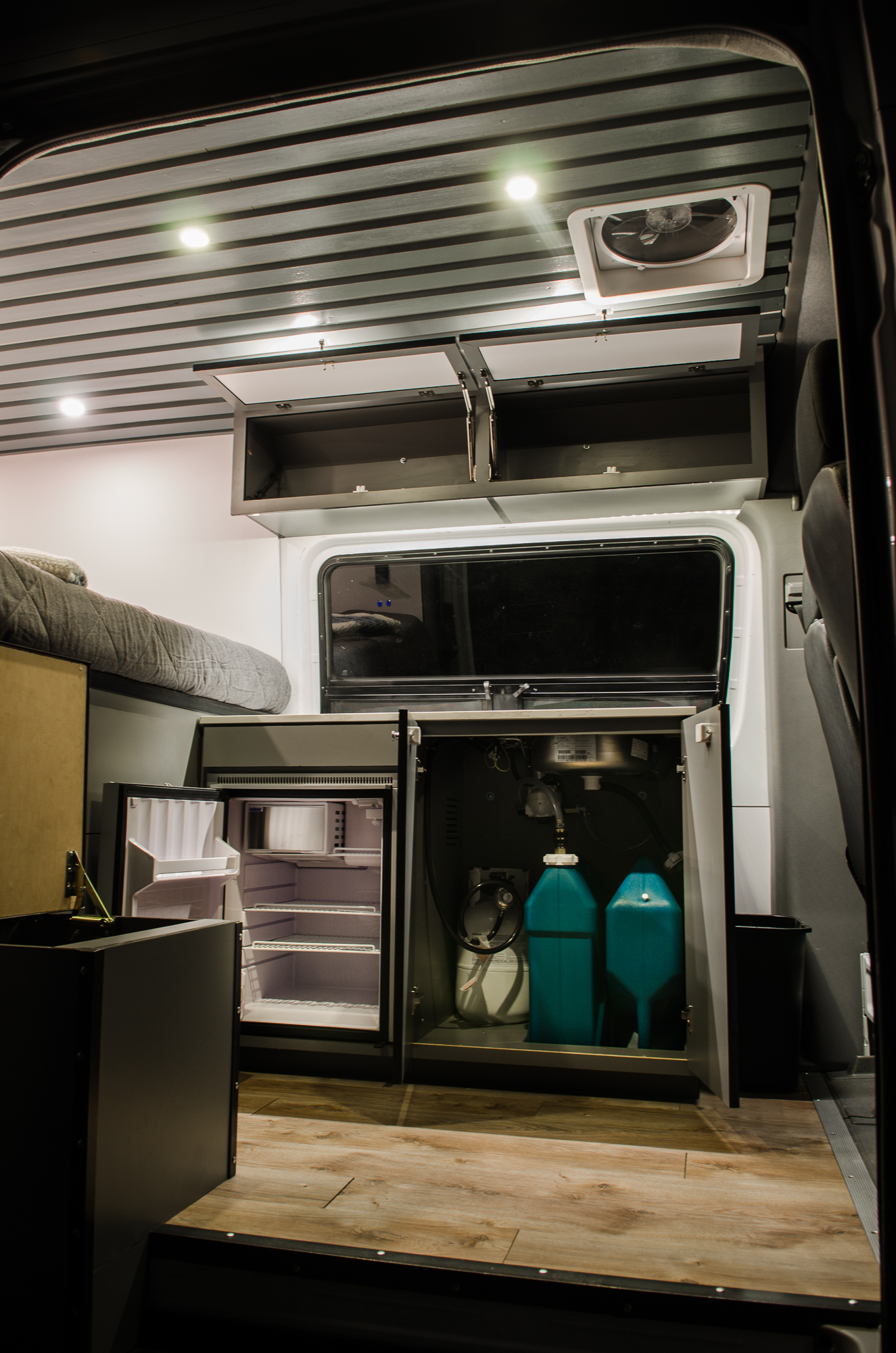 vanlife_moran_sprinter144_small-5.jpg