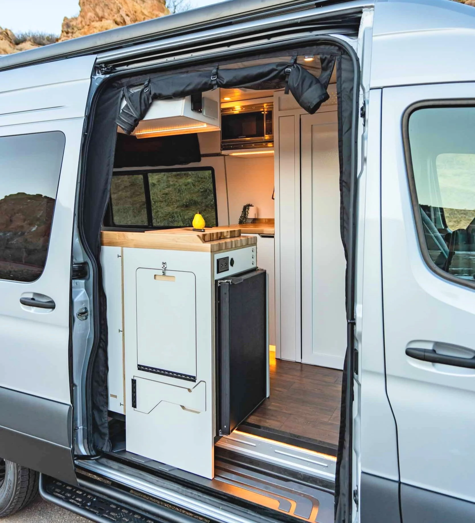 Powderhound 144" Sprinter AWD