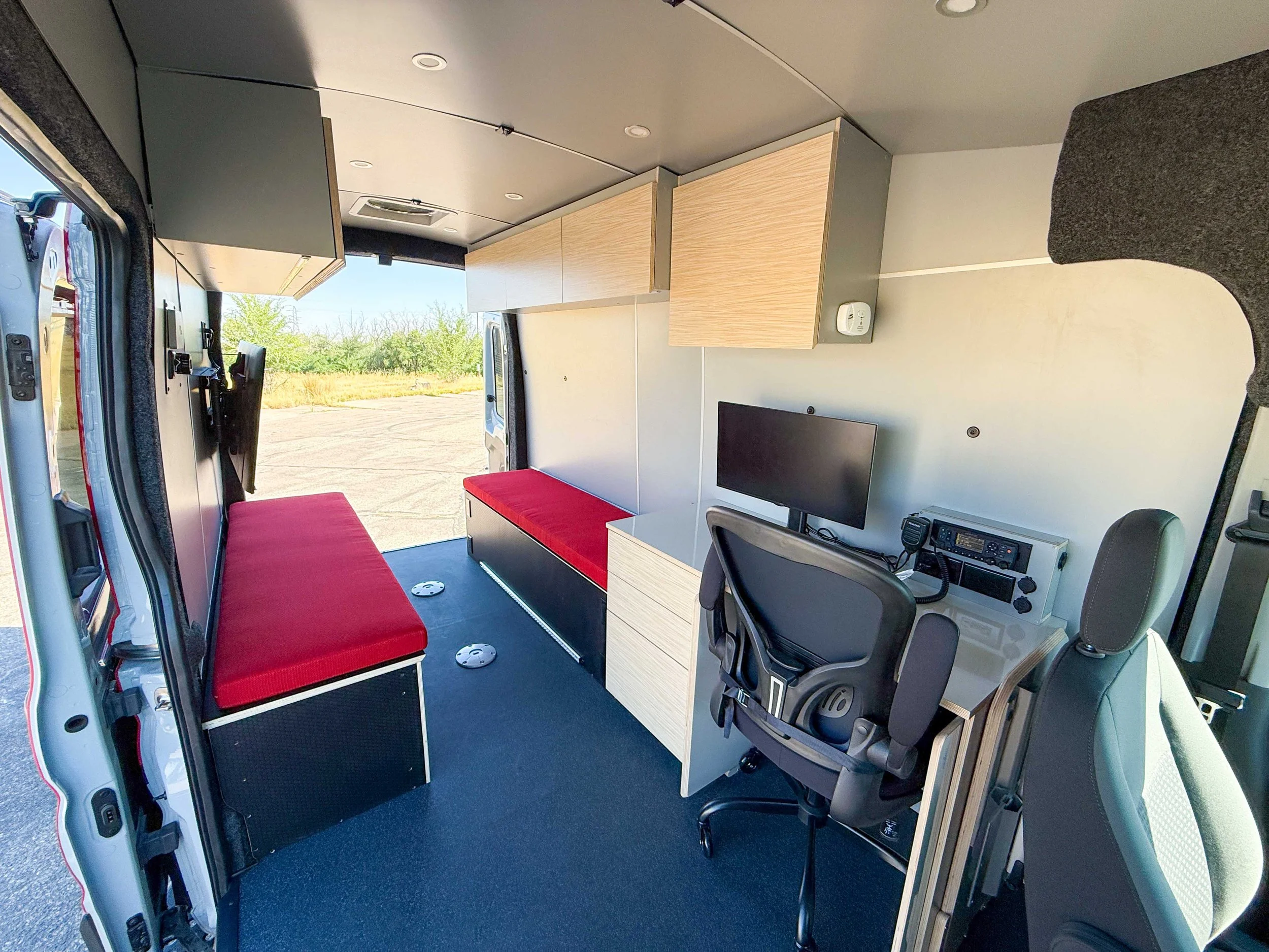 Command Post 148" Transit Trail AWD