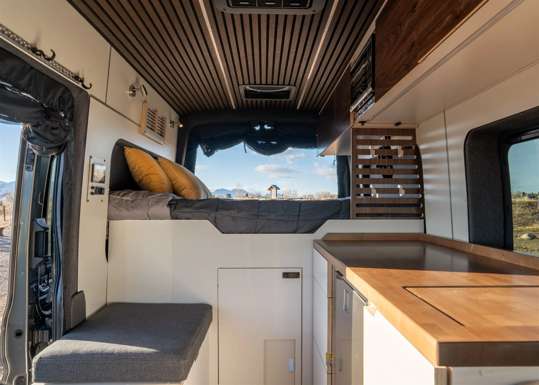 Cat's Meow 148 Transit AWD