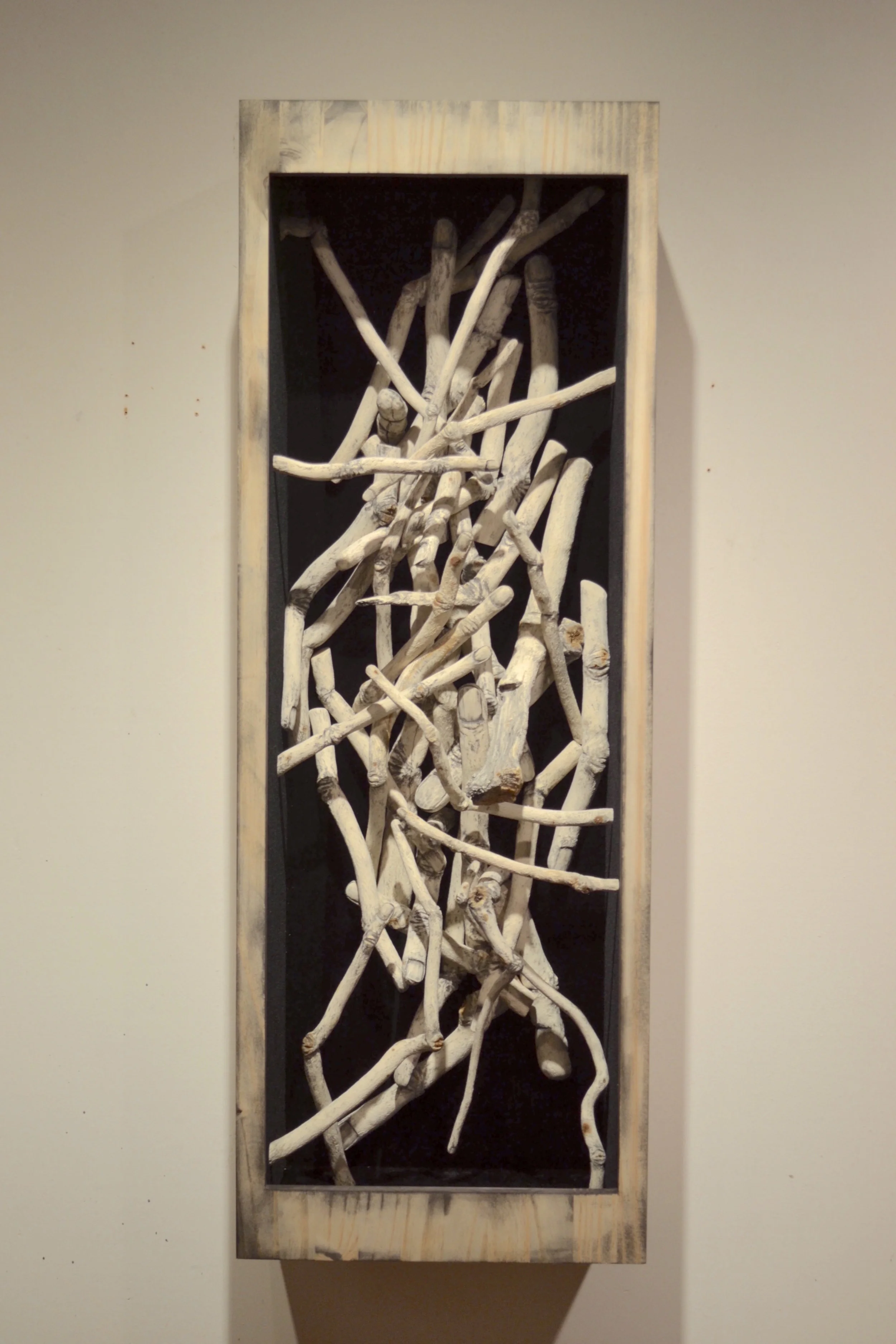 2017 / wood, graphite, velvet